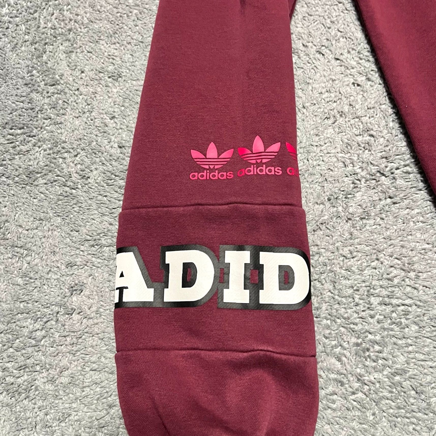 Adidas Adidas Pants Womens Small Logo Play Cuff Jogger Victory Crimson H20450 Size 28" / US 6 / IT 42 - 3 Thumbnail