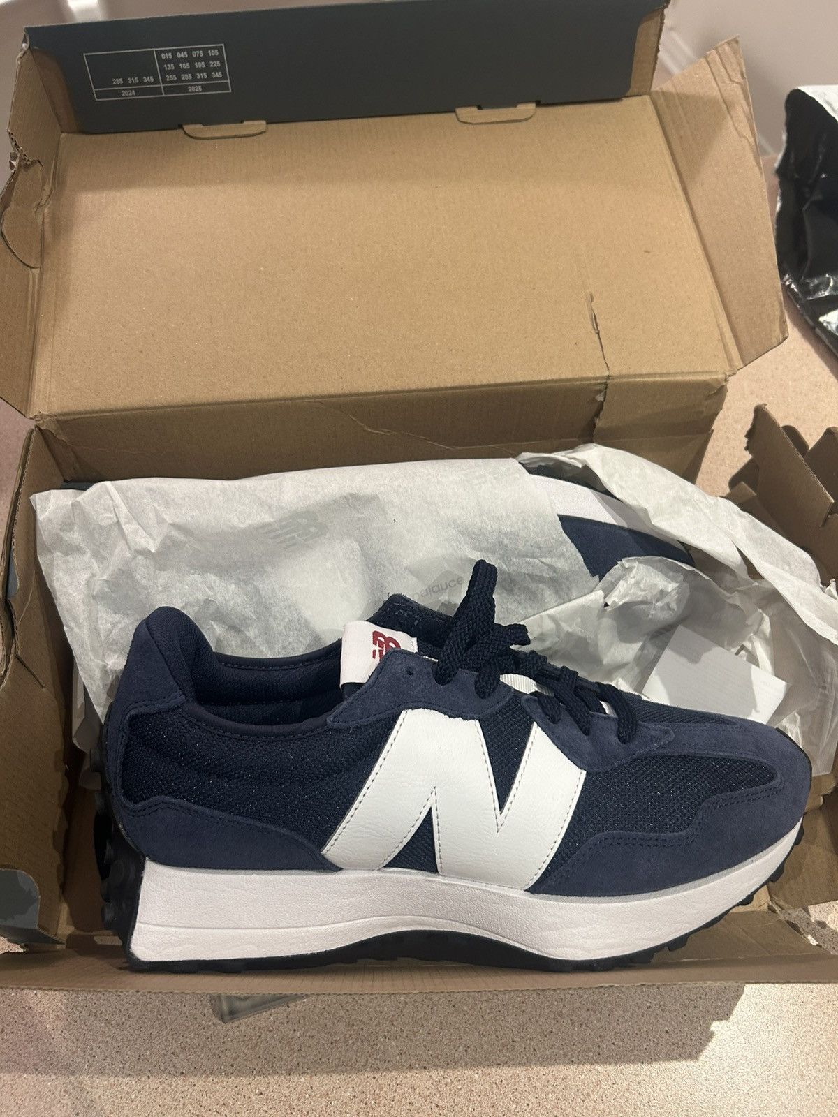 New Balance New Balance 327 Trainers Navy White Brand New Size US 9.5 / EU 42-43 - 1 Thumbnail