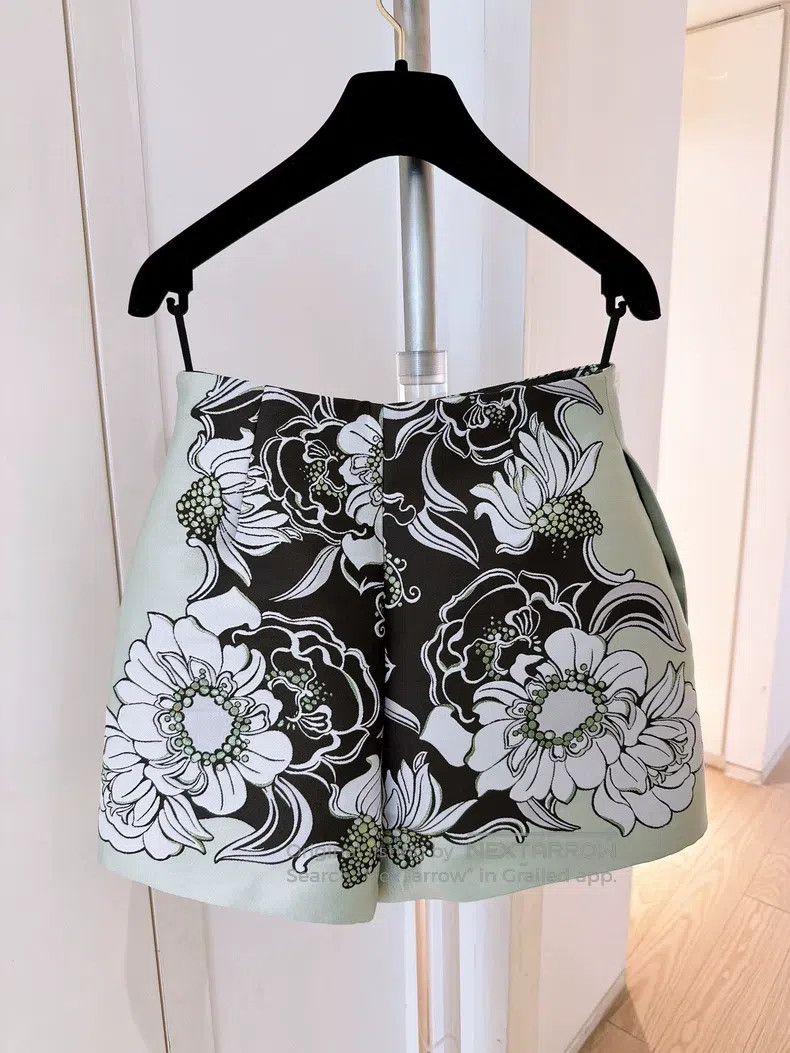 Valentino Valentino Embroidered floral shorts Size 37" - 2 Thumbnail