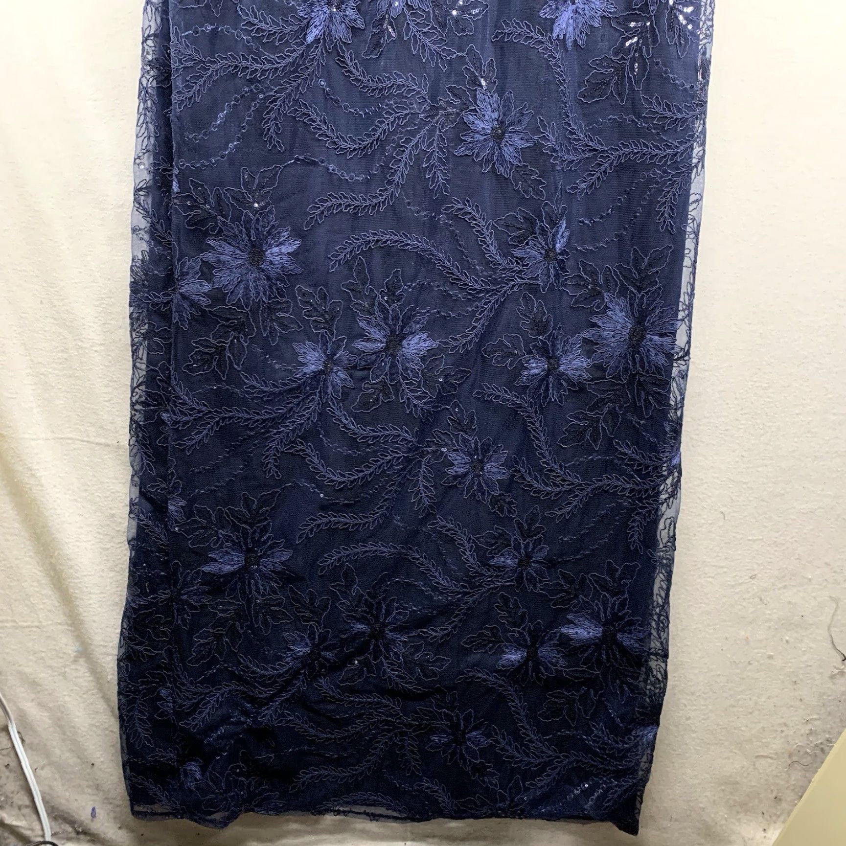 Vintage VINTAGE Brianna Women’s Dress 16 Long Formal Ball Gown Midnight Blue Floral Embroidered Rhinestone Lined Zipper Hand Wash Only Size XXL / US 16-18 / IT 52-54 - 5 Thumbnail