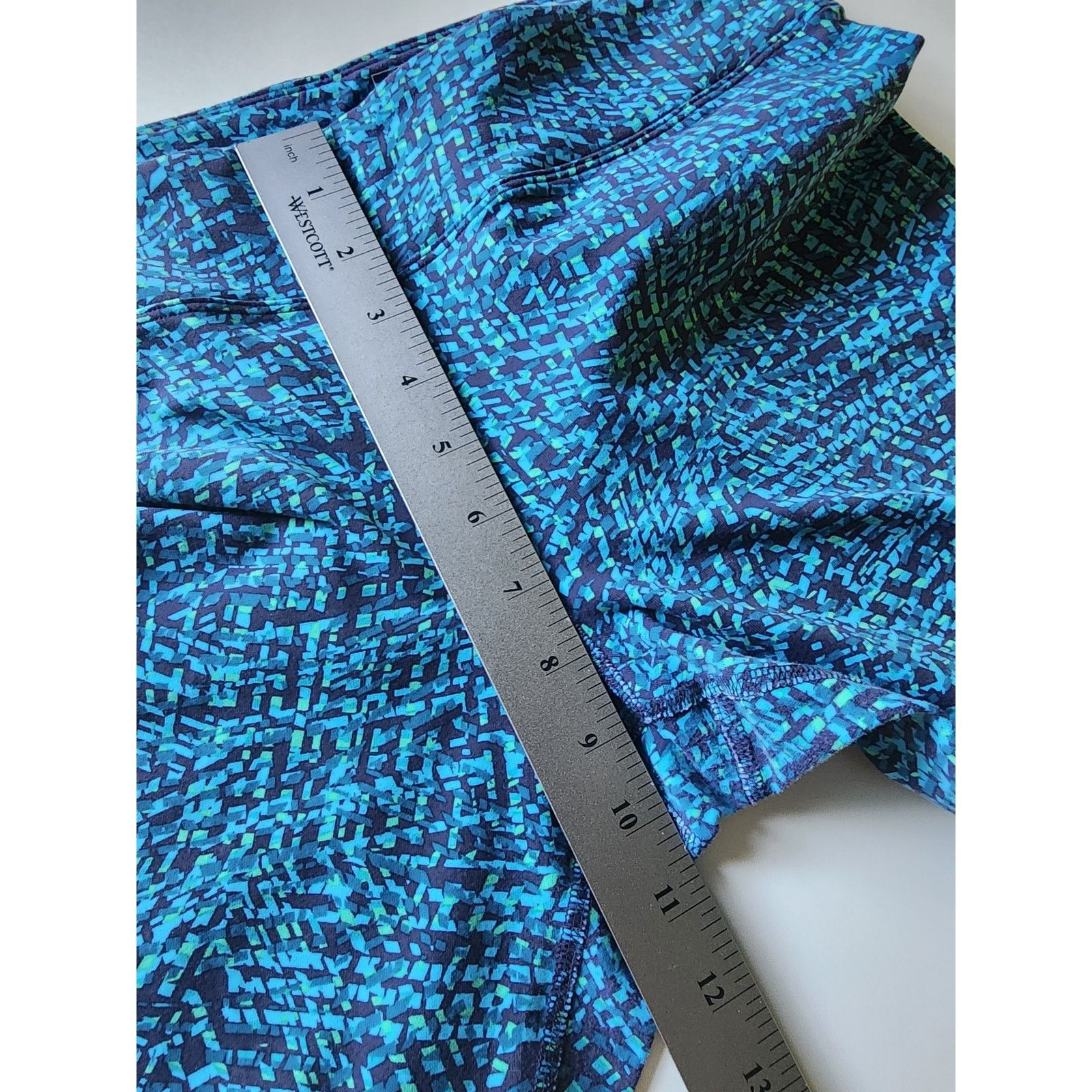 L.L. Bean L.L. Bean Performance Capri Womens Medium Blue Geo Size 30" / US 8 / IT 44 - 5 Thumbnail