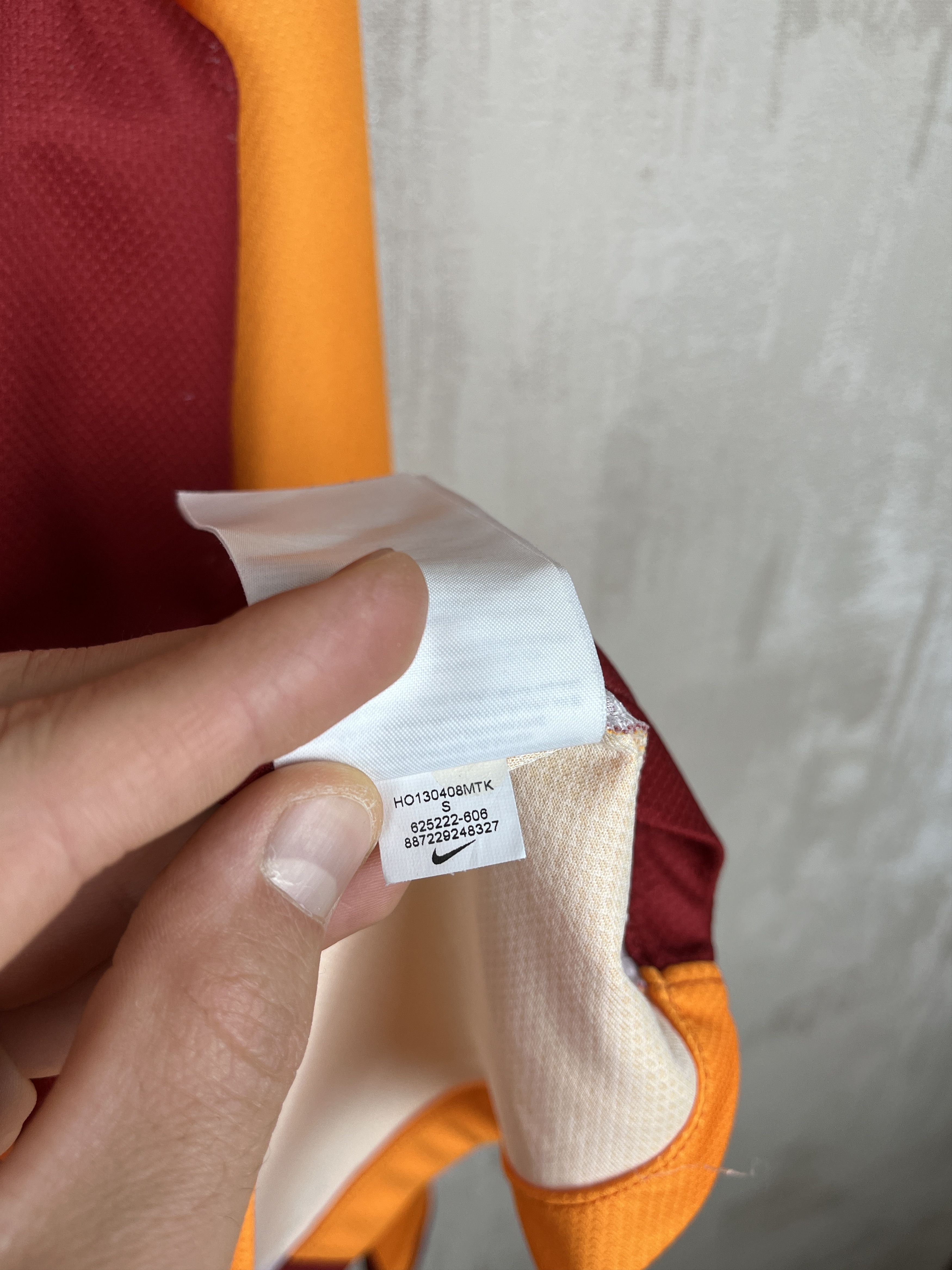 Nike Galatasaray Home Shirt 2013-2014 Soccer Football L/S Jersey Size US S / EU 44-46 / 1 - 14 Thumbnail