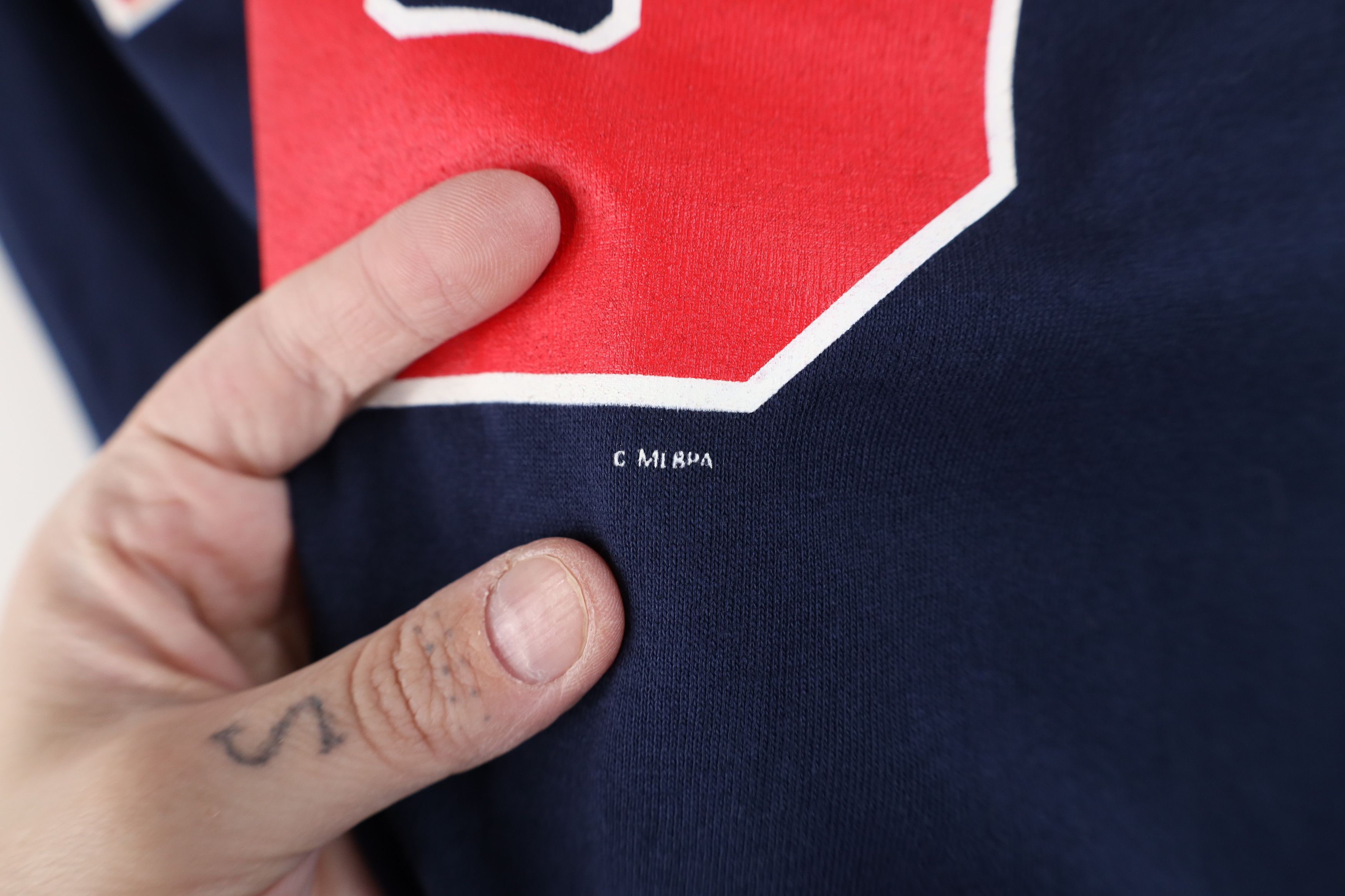 Vintage Vintage 90s Cleveland Indians Baseball Jersey T-Shirt USA Size US XL / EU 56 / 4 - 10 Thumbnail