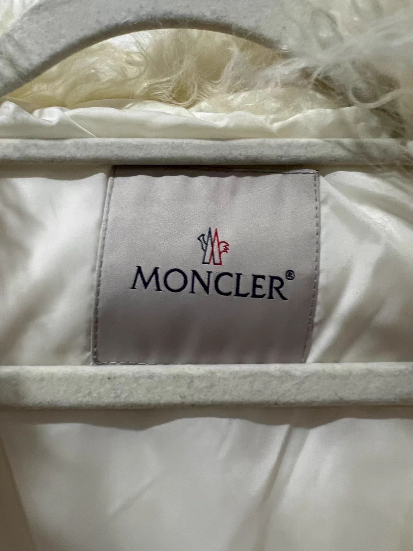 Moncler Moncler Annette Lamb Wool Sleeve Logo White Long Down Coat 1 Size S / US 4 / IT 40 - 6 Thumbnail