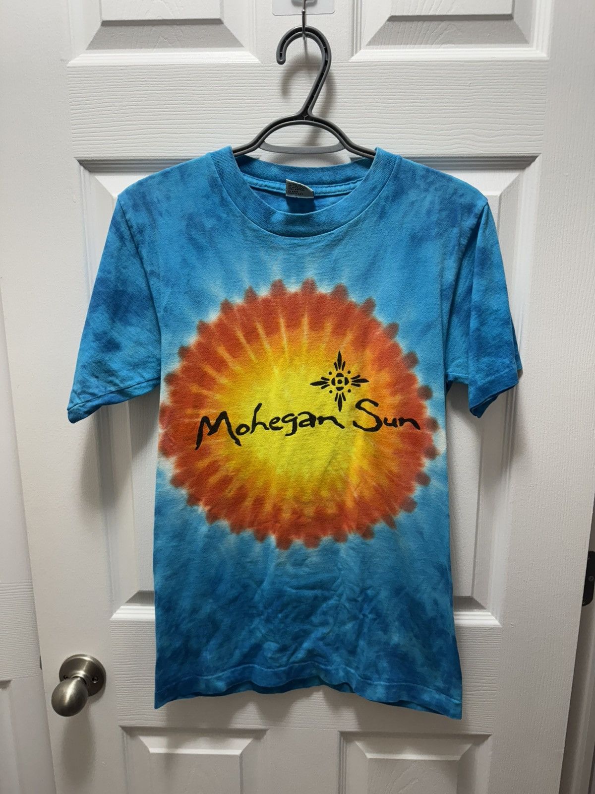 Vintage Sundog Mohegan Sun Casino Vintage Gambling Tie Dye Shirt Size US S / EU 44-46 / 1 - 1 Thumbnail