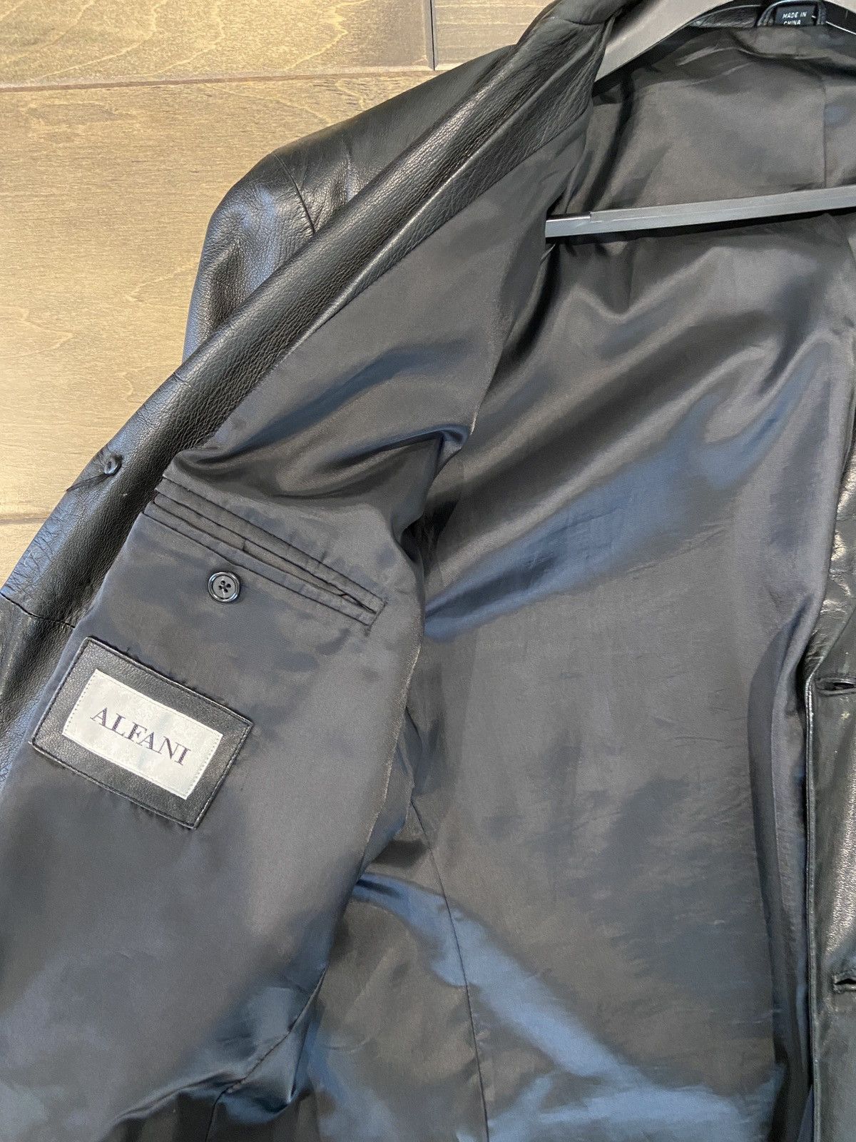 Vintage Vintage Black Leather Trench ALFANI Size US L / EU 52-54 / 3 - 2 Thumbnail
