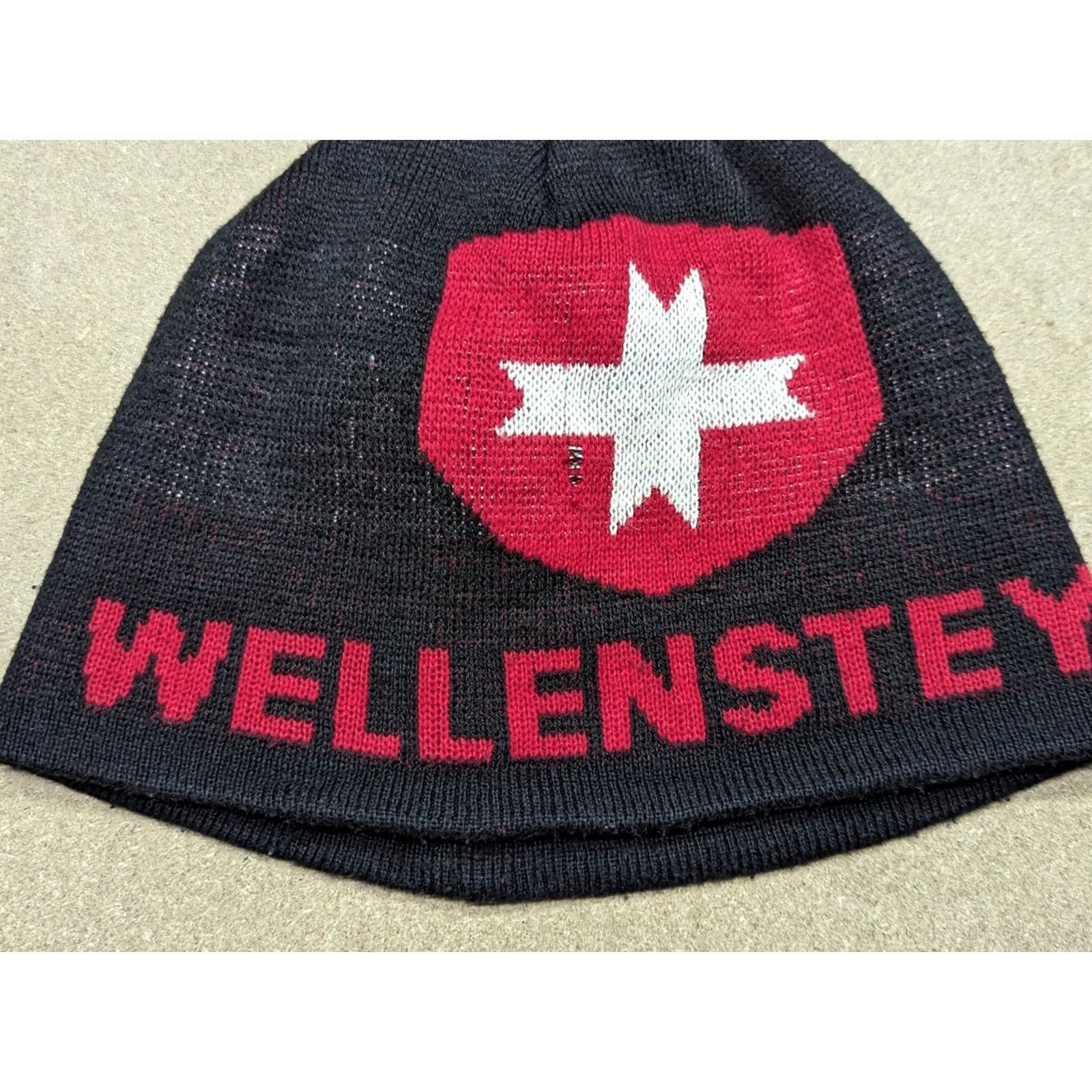 Vintage Wellensteyn Beanie Hat One Size Black Red Promo Unisex Adults Knit Acrylic Stretch 3-4 Seasons Mens Women Girls Boys Size ONE SIZE - 6 Thumbnail