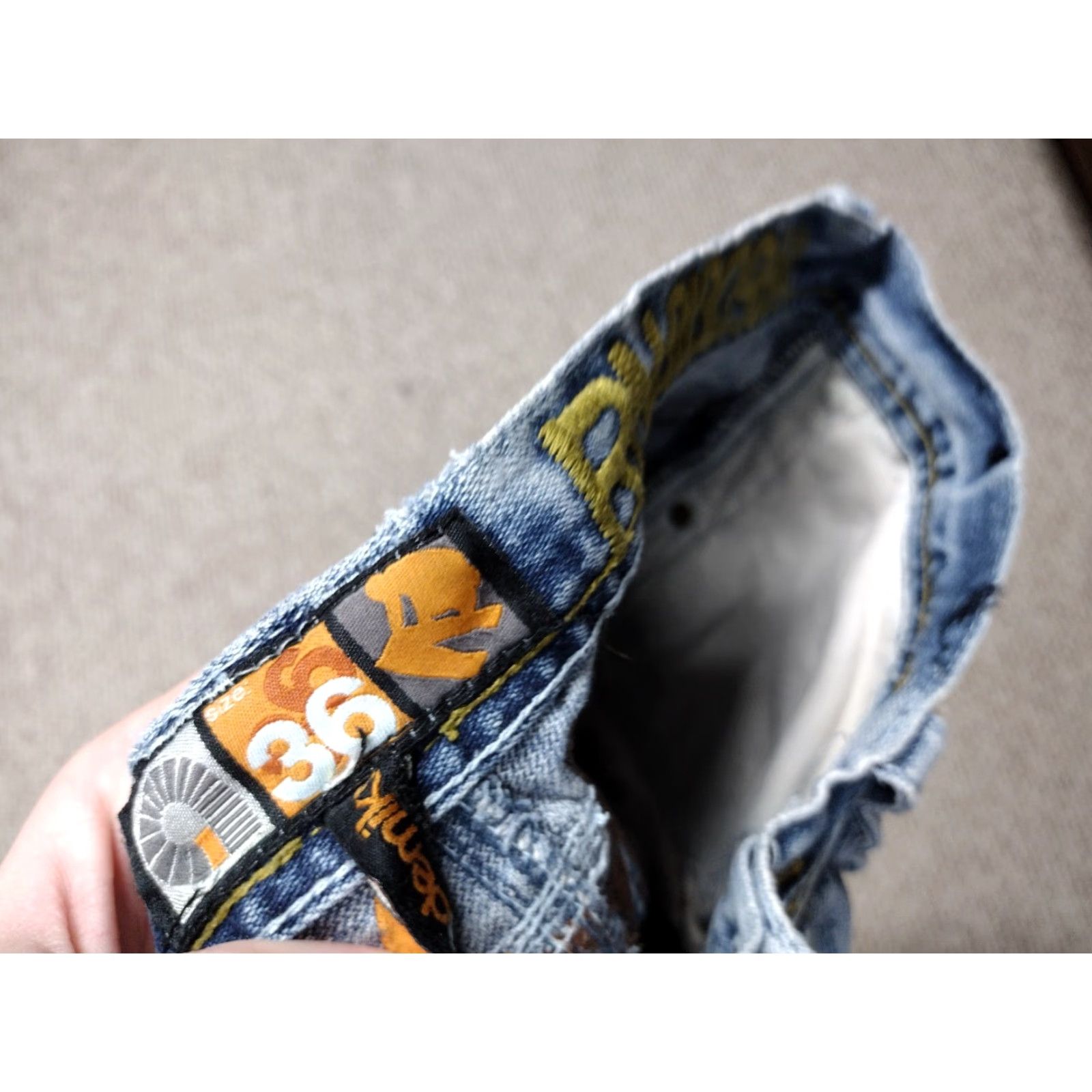 Akademiks VINTAGE Akademiks Mens Jeans Distressed Embroidered Baggy Hip Hop 36 Blue Denim Cotton Relaxed Regular Buttons Zips Distressed See Photos Mens Size US 36 / EU 52 - 2 Thumbnail