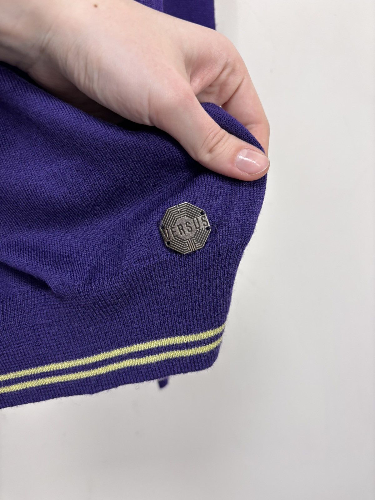 Versus Versace Versus Versace Men’s Purple V-Neck Wool Sweater Jumper Size US L / EU 52-54 / 3 - 4 Thumbnail
