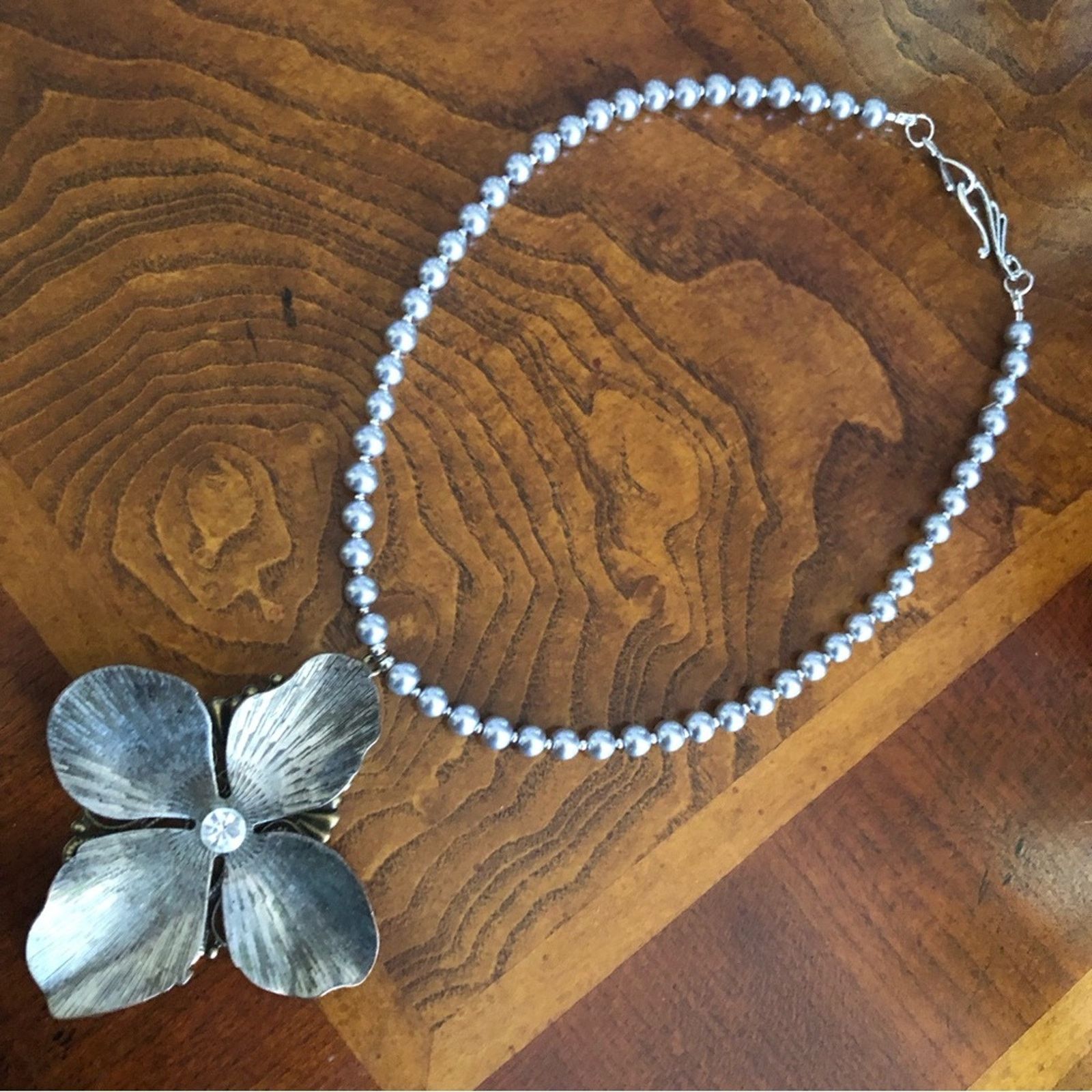 Handmade Handcrafted repurpose large silver floral Pearl necklace Size ONE SIZE - 9 Thumbnail