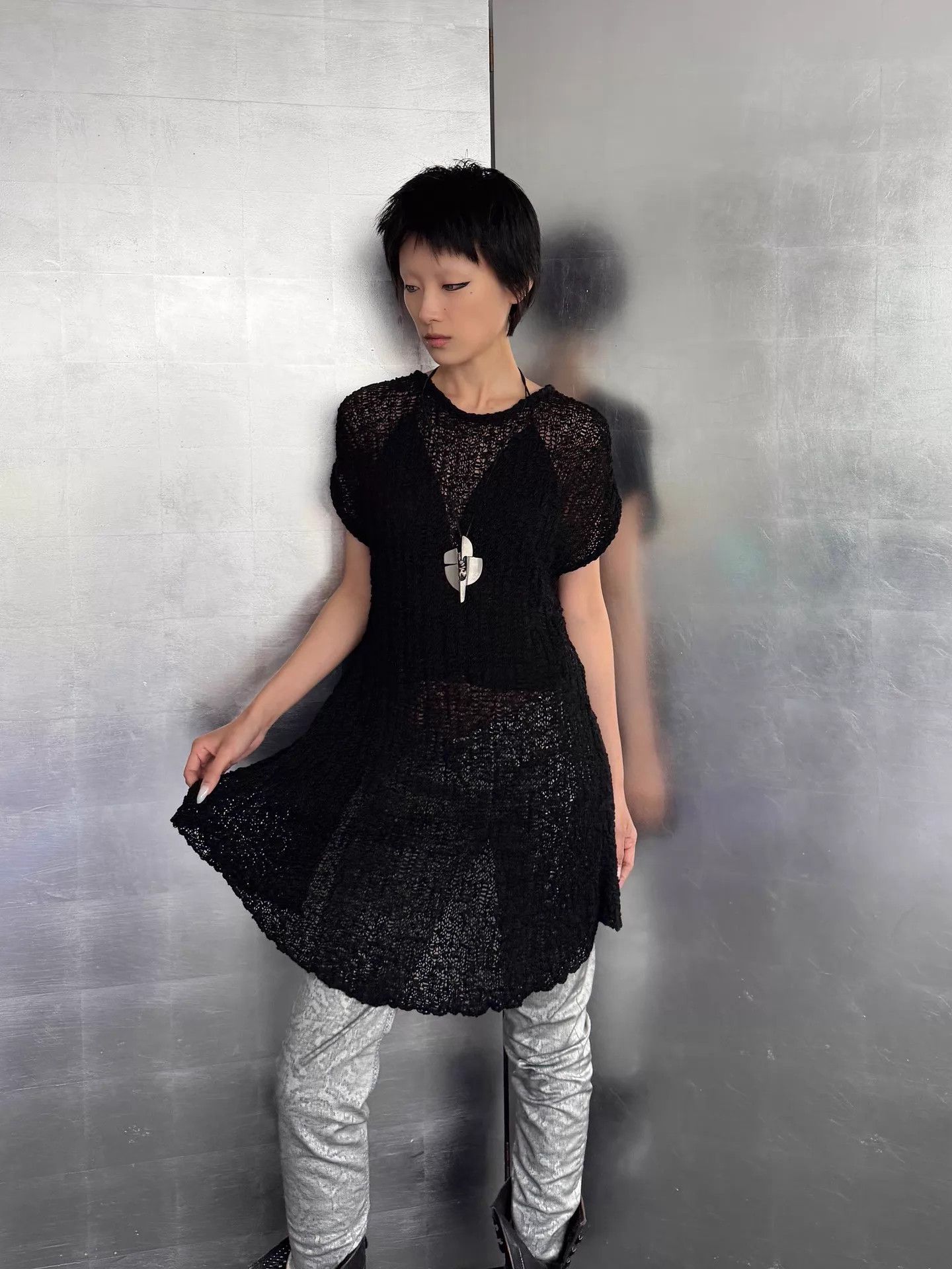 Vintage Vtg Italian Openwork Elastic Crochet Back Slit Long Top XS/S Size XS / US 0-2 / IT 36-38 - 2 Thumbnail
