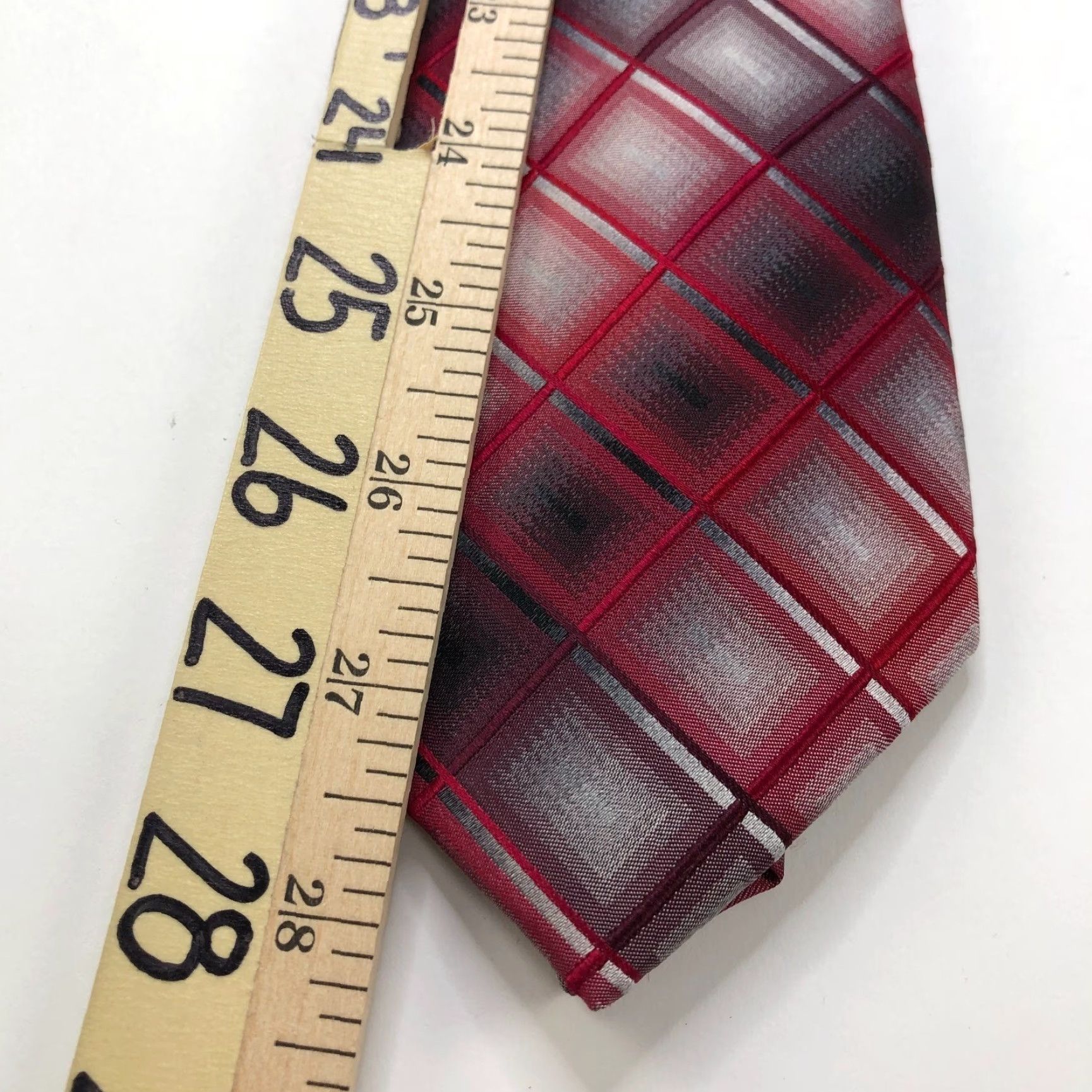 Stafford VINTAGE Stafford Performance 100% Silk Neck Tie Men’s Geometric 3.5" / 56 In Tie Mens Red Geometric Vintage 56 Inches 3.5 Inch Width Mens Size ONE SIZE - 3 Thumbnail