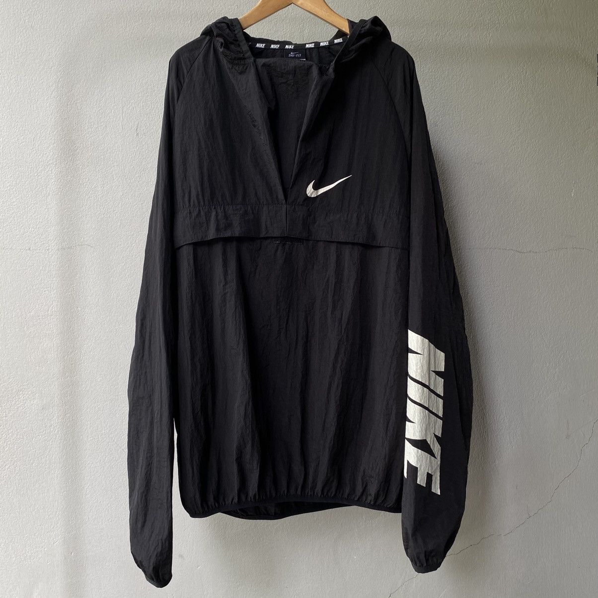 Nike Nike Black Windbreaker with Bold Back Print Size US M / EU 48-50 / 2 - 2 Thumbnail