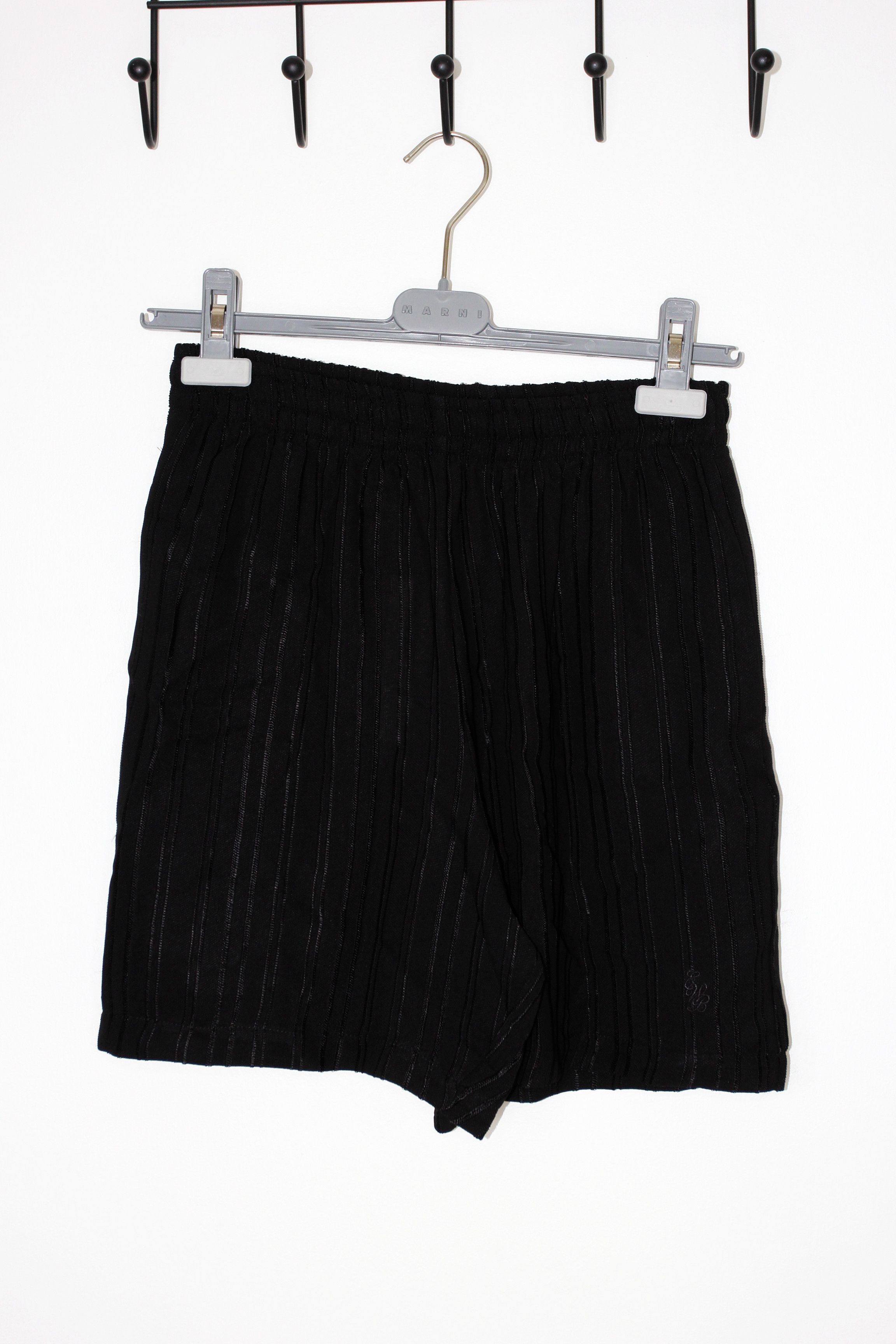 Ernest W. Baker BNWT SS25 ERNEST W. BAKER PIN STRIPE SPORT SHORTS XS Size US 28 / EU 44 - 2 Thumbnail