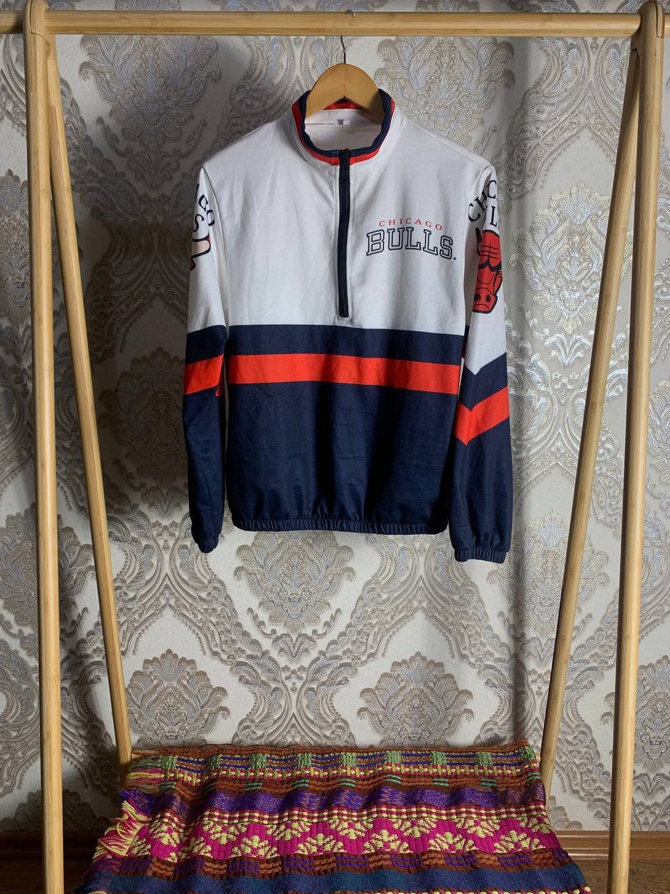Vintage VERY RARE CHICAGO BULLS RETRO SWEATSHIRT NBA JORDAN Y2K 90s Size US S / EU 44-46 / 1 - 1 Thumbnail