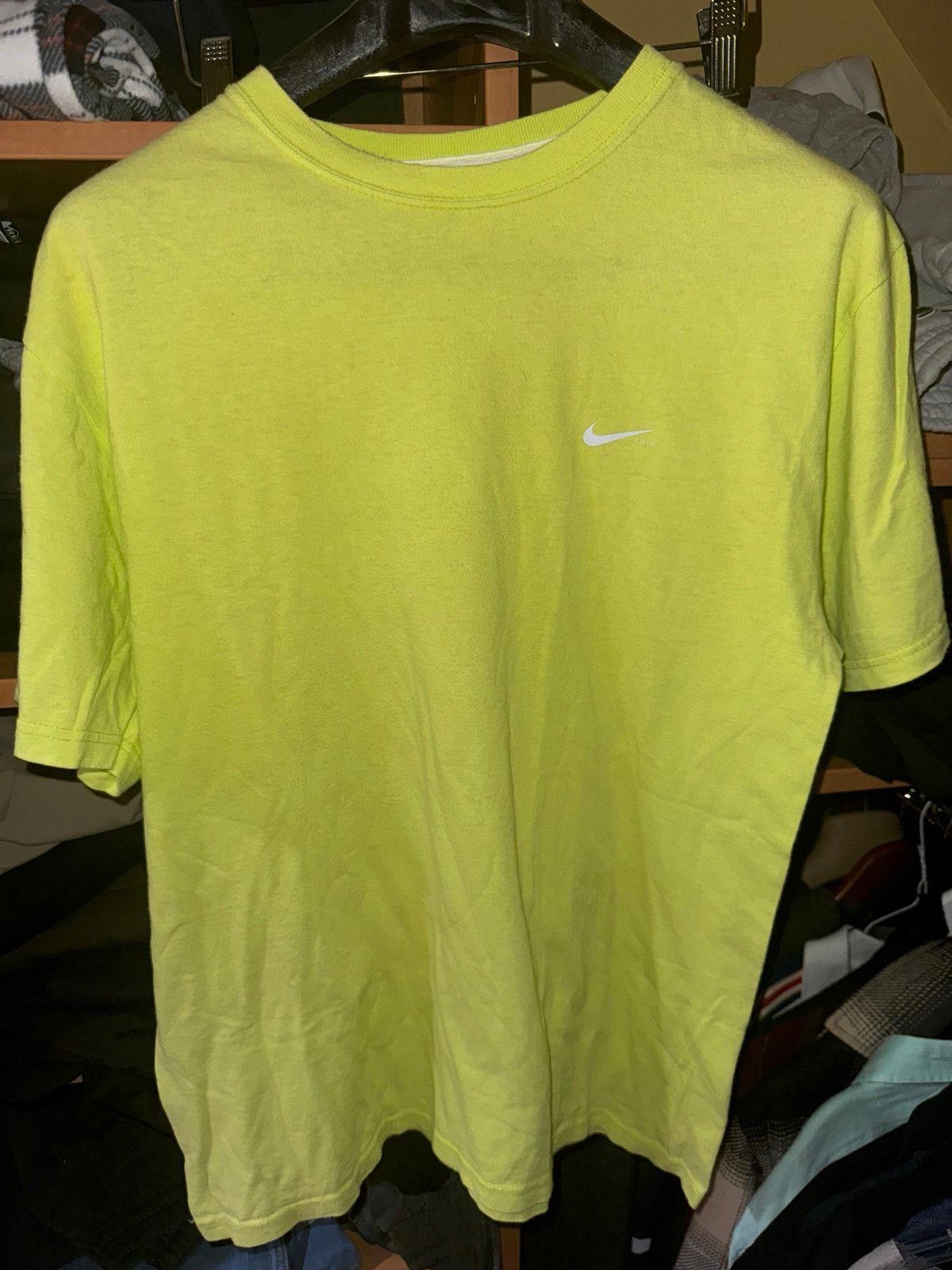 Nike Nike DriFit Back Hit Lime Green T-Shirt Rare Sz L Mens Size US L / EU 52-54 / 3 - 2 Thumbnail