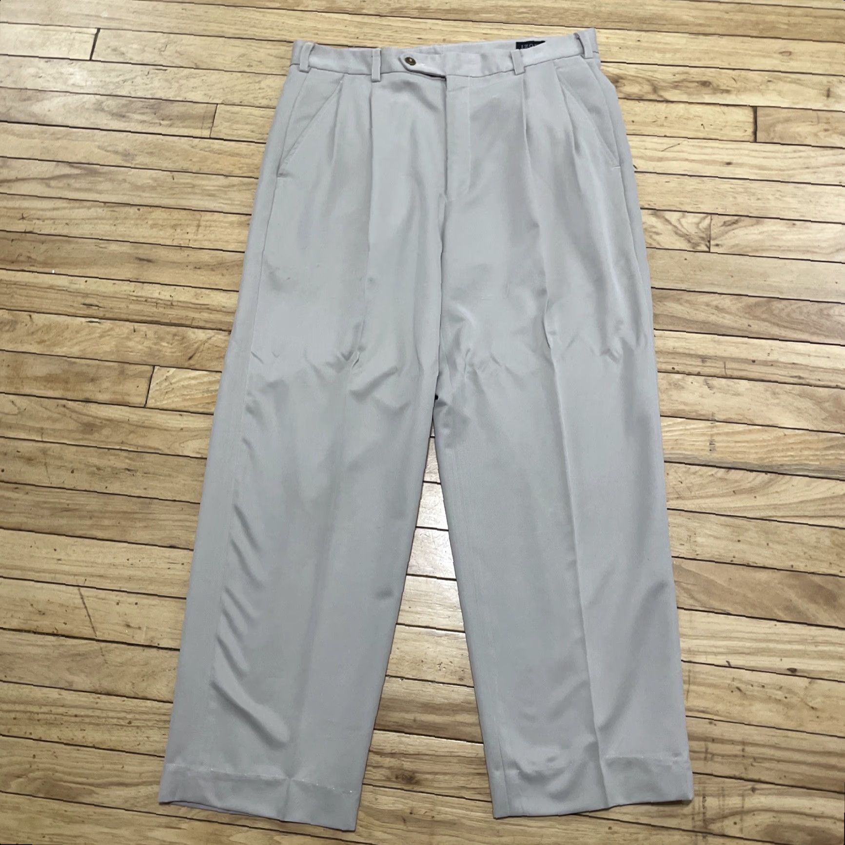 Izod VINTAGE Izod Men 34x28 Pleated Golf Pants Chino Beige Khaki Light 90s Logo Preppy Retro Classic Golf Pant Shirt? Size US 34 / EU 50 - 3 Thumbnail