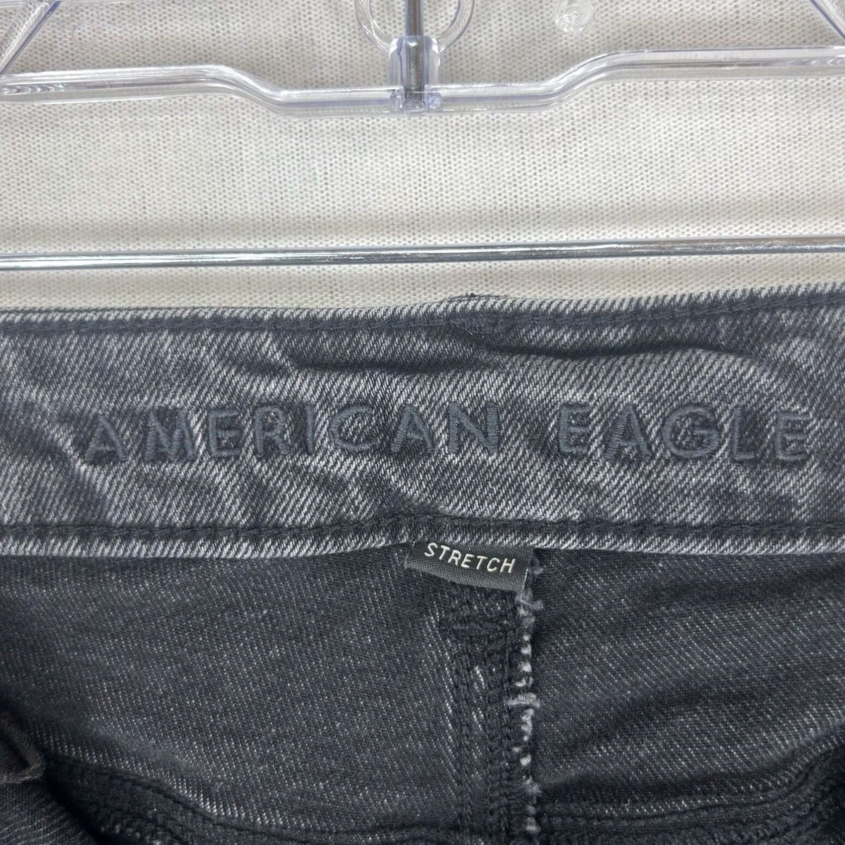 American Eagle Outfitters American Eagle Outfitters High Rise Mom Jeans Black Denim Size 2 Regular Inseam 28in Button Zip Distressed Womens Jeans Size 26" / US 2 / IT 38 - 3 Thumbnail
