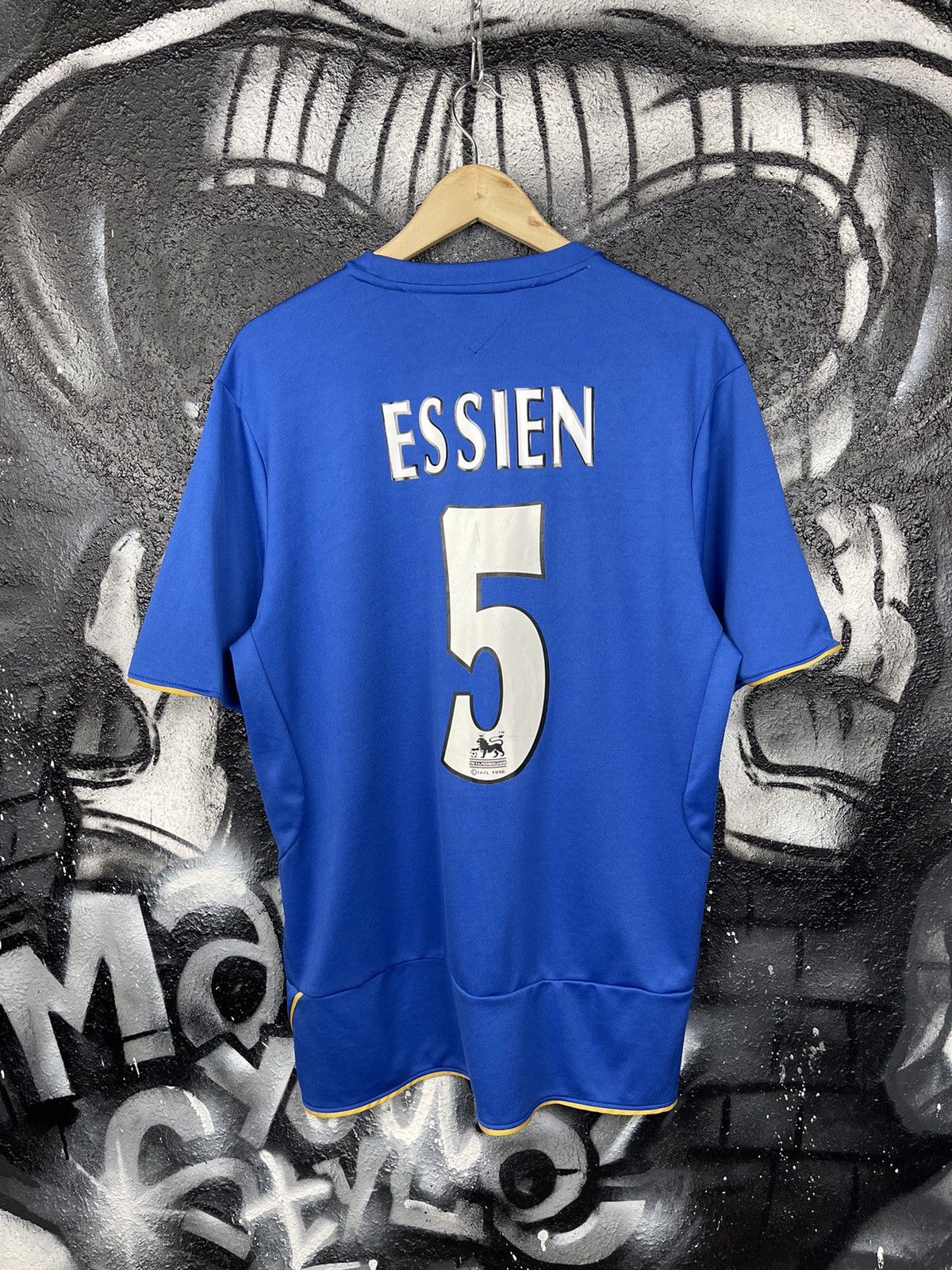 Umbro Umbro Chelsea FC 2005-2006 Home 125 Years Soccer Jersey T-Shirt #9 Essien Size US XL / EU 56 / 4 - 5 Thumbnail