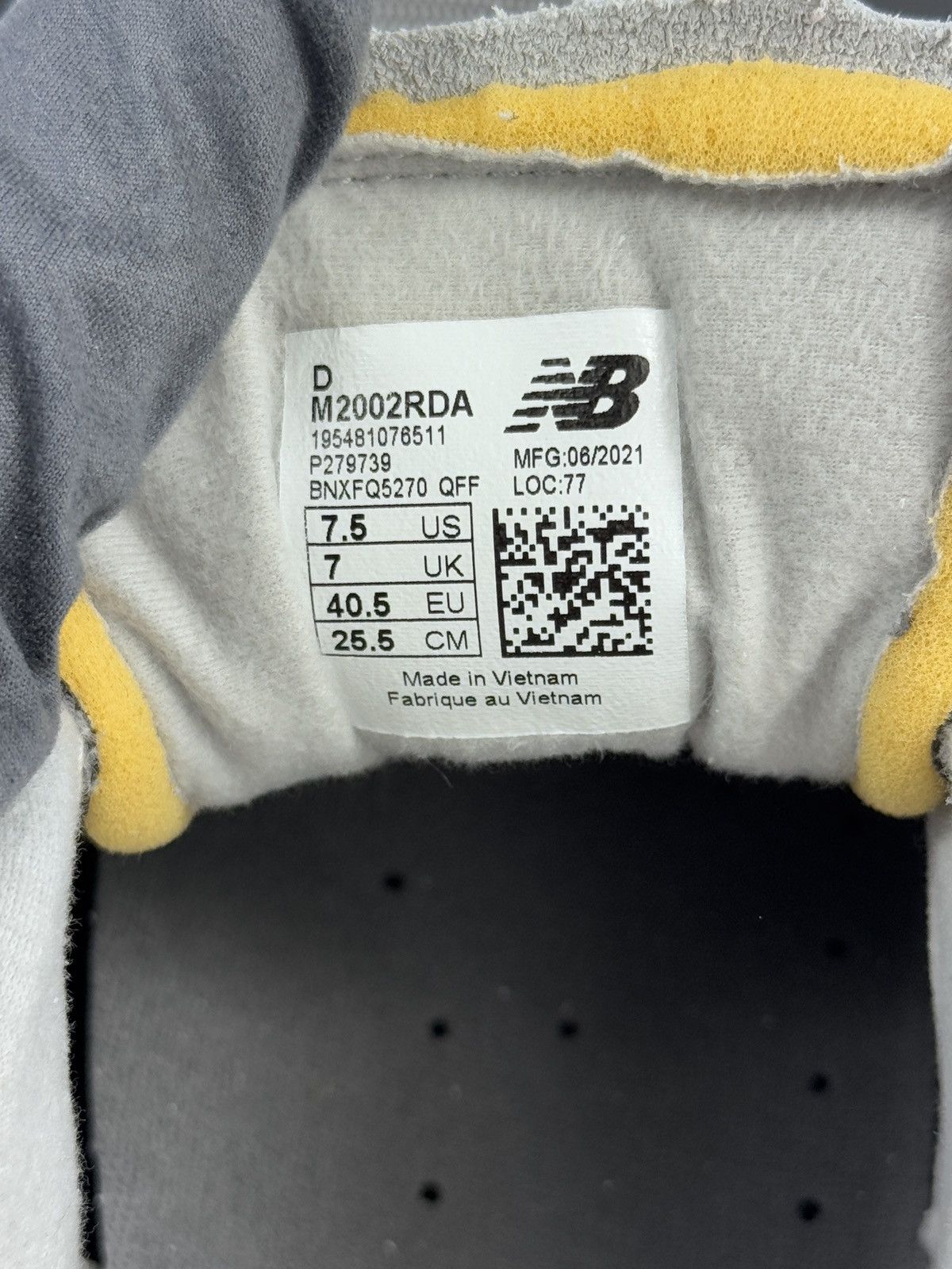 New Balance NEW BALANCE 2002R SNEAKERS Size US 7.5 / EU 40-41 - 6 Thumbnail