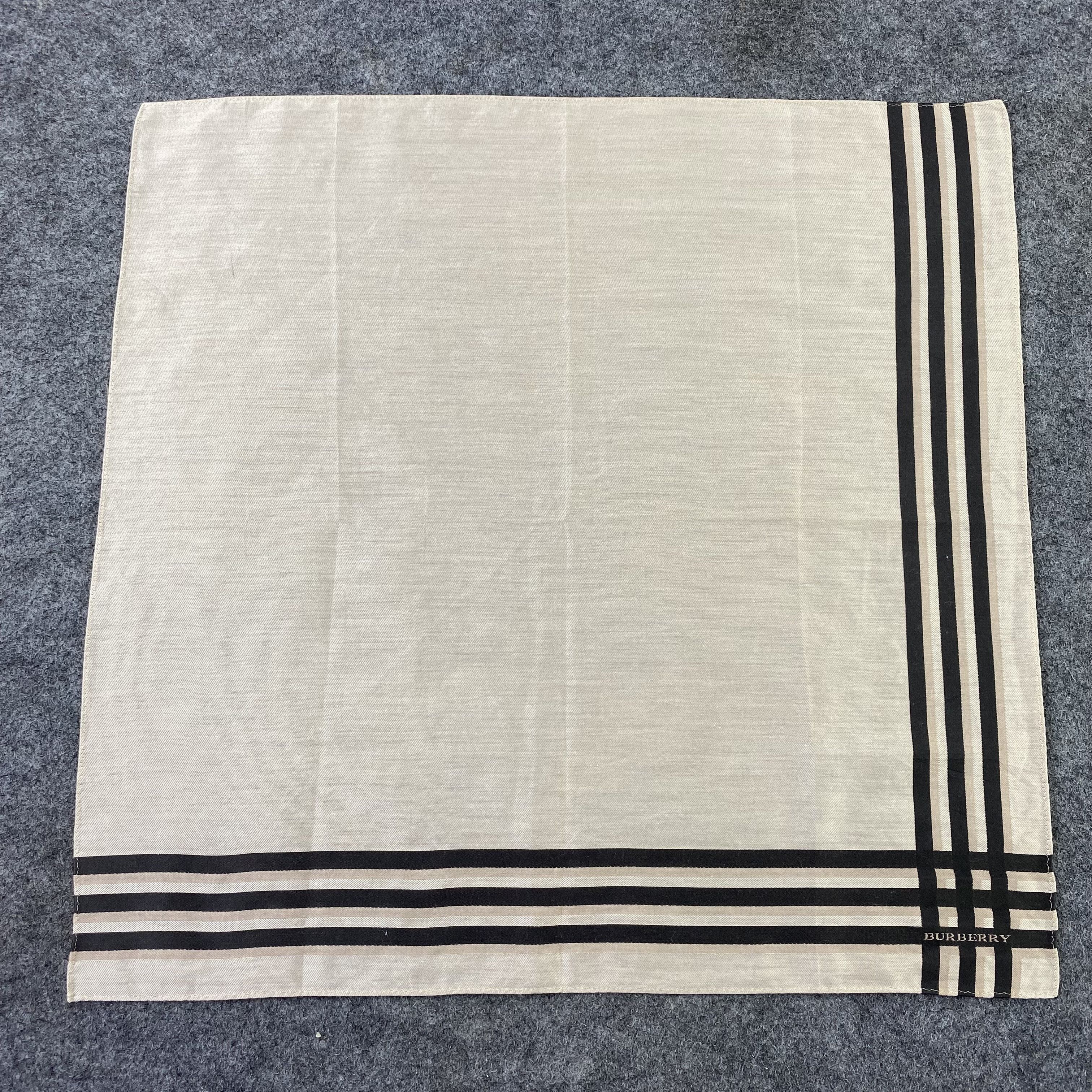 Burberry Burberry Handkerchief / Bandana / Neckerchief-B679 Size ONE SIZE - 3 Thumbnail