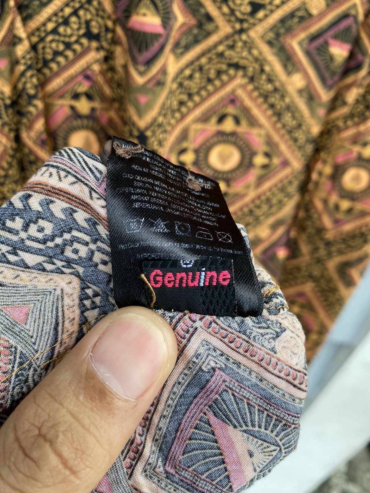 Volcom Volcom Stone Graphic Triangle Print Traditional Batik Style Size US S / EU 44-46 / 1 - 22 Thumbnail