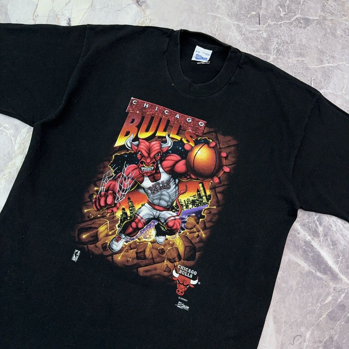 NBA × Vintage Vintage 90s Chicago Bulls T shirt Superhero Benny NBA Salem Size US L / EU 52-54 / 3 - 9 Thumbnail