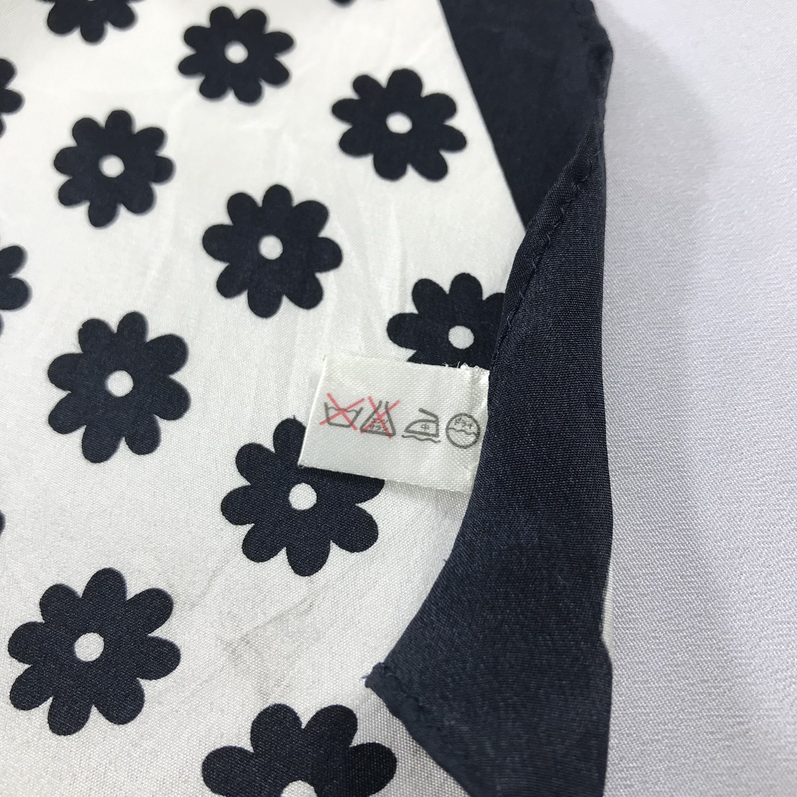 Hanae Mori Hanae Mori Floral Silk Scarf M179 Size ONE SIZE - 8 Thumbnail