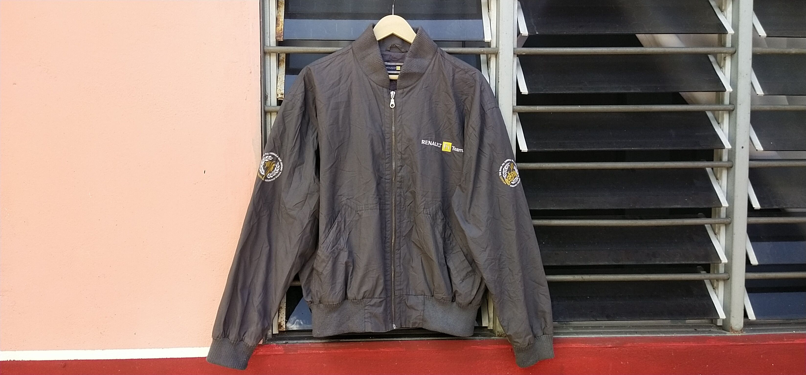 Formula 1 × Sports Specialties Final Drop Formula 1 Jacket L Size US L / EU 52-54 / 3 - 1 Thumbnail