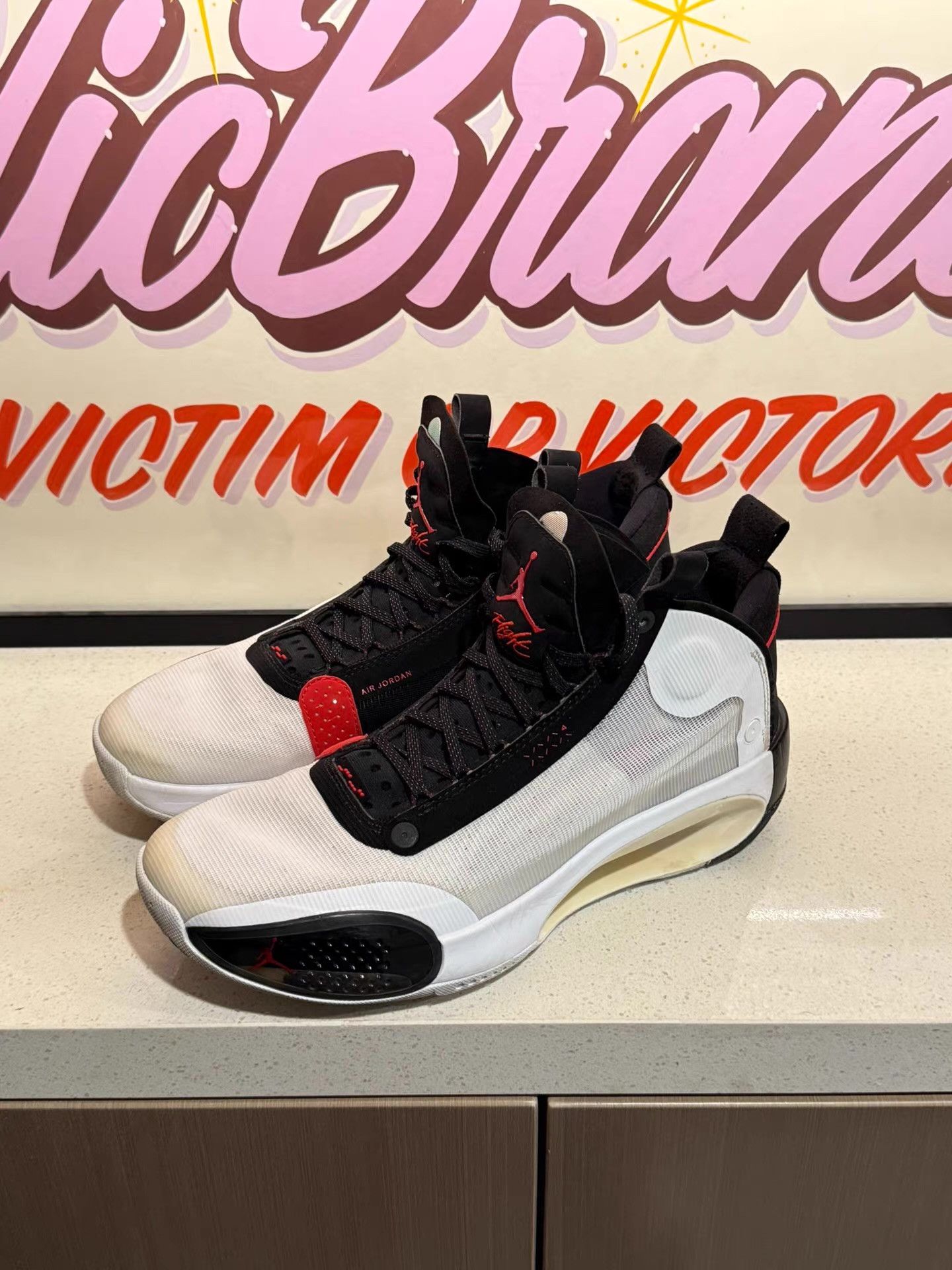 Nike Authentic Jordan Air Jordan 34 Bred basketball shoes Ｑ20 Size US 10 / EU 43 - 1 Thumbnail