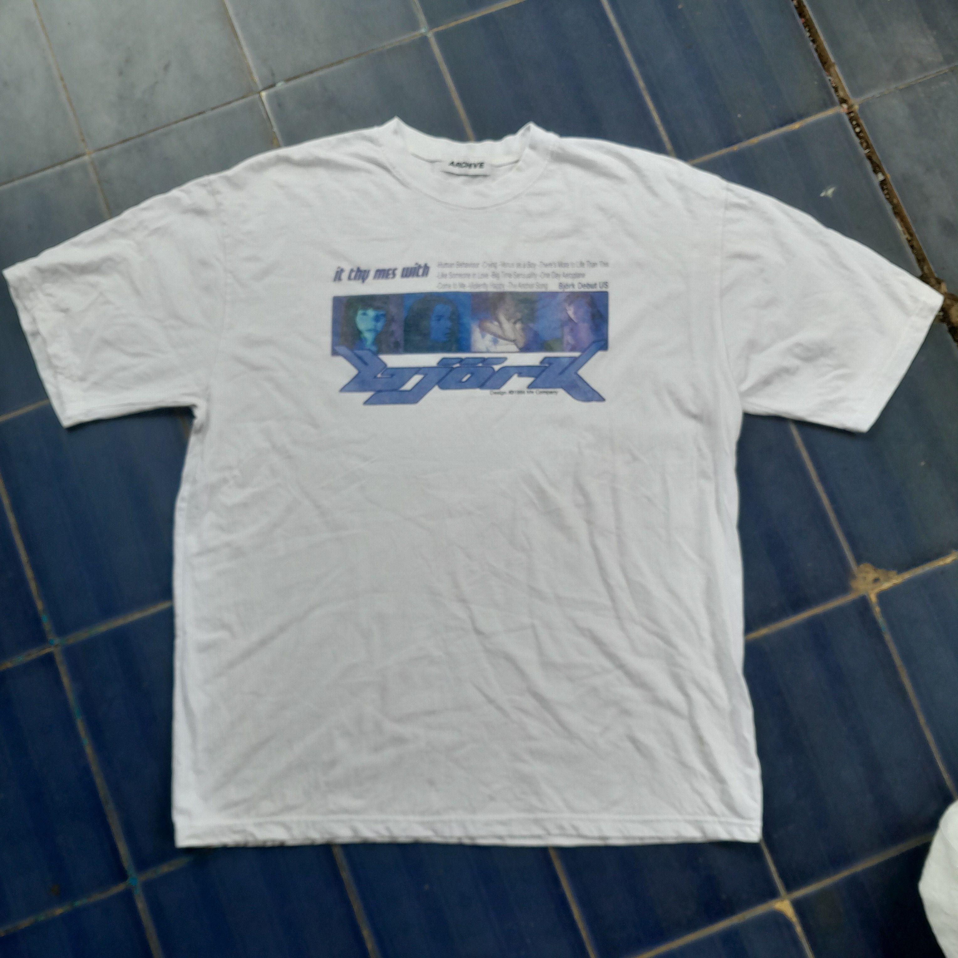 Band Tees Bjork boot archieve Size US XL / EU 56 / 4 - 1 Thumbnail