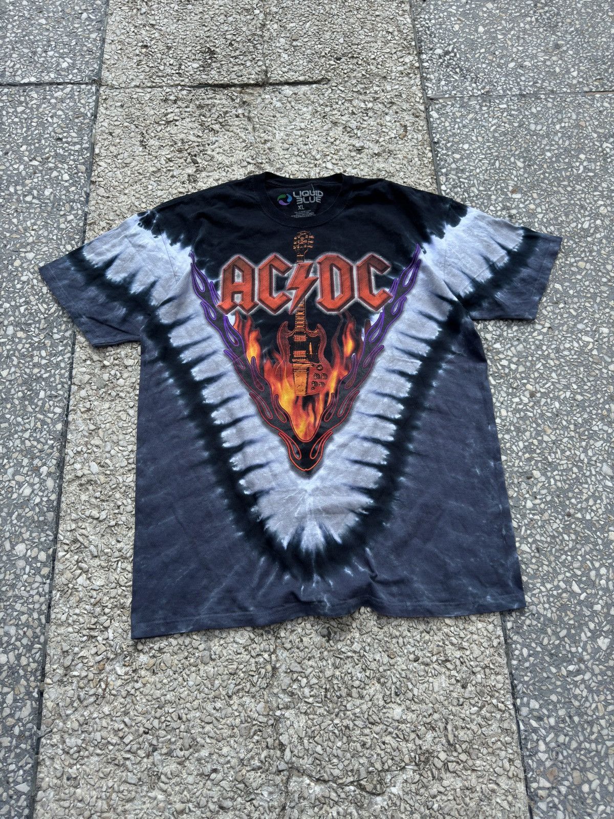 Band Tees Vintage Liquid Blue AC/DC T-Shirt Hells Bells Size US XL / EU 56 / 4 - 1 Thumbnail