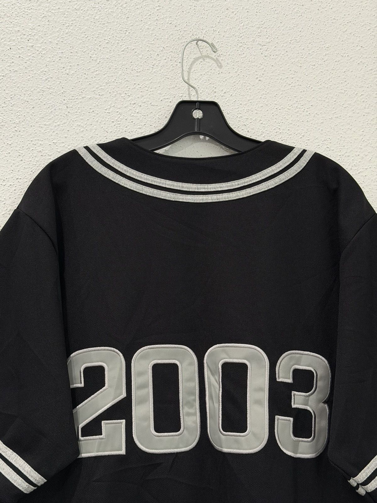 Band Tees Vintage Eagles Hotel California 2003 BaseballJersey S Fits L Size US L / EU 52-54 / 3 - 4 Thumbnail