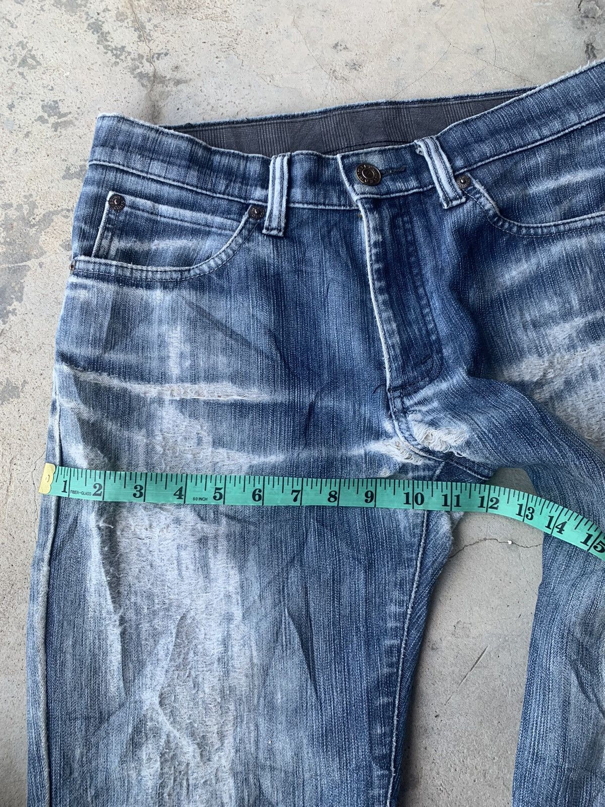Edwin Distressed Edwin 503 made in Japan 🇯🇵 nice faded. Size US 31 - 6 Thumbnail