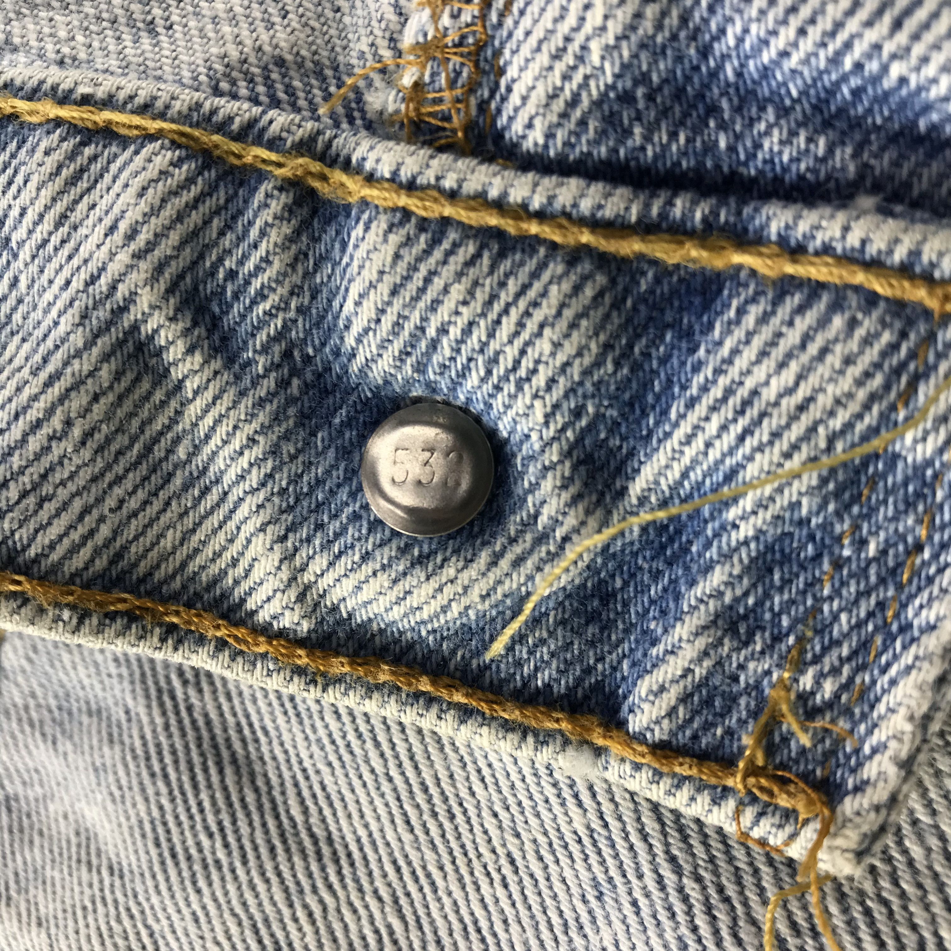 Levi's Vintage Levis 560 Jeans Light Wash Denim KJ3352 Size US 30 / EU 46 - 9 Thumbnail