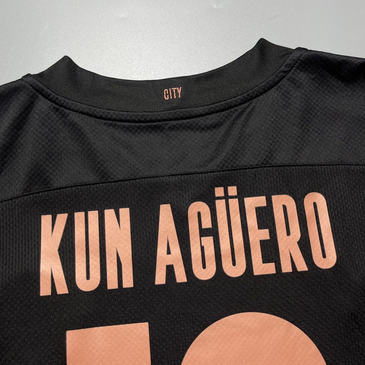 Puma MAN CITY PUMA 2020/2021 FOOTBALL AWAY JERSEY #10 AGUERO Size US XL / EU 56 / 4 - 10 Thumbnail