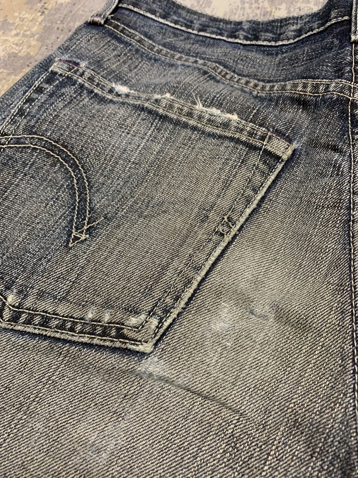 Levi's Vintage Levis 502 Distressed Denim Jeans 31x33.5 Size US 31 - 17 Thumbnail