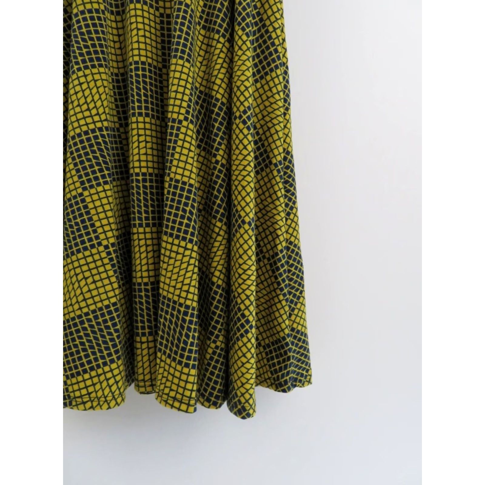 Vintage LuLaRoe Nicole Dress 2XS Blue Yellow Plaid Geometric Unicorn Fit & Flare Dress Womens 2XS Blue Yellow Plaid Geometric Unicorn 90s? Size XXS / US 00 / IT 34 - 3 Thumbnail