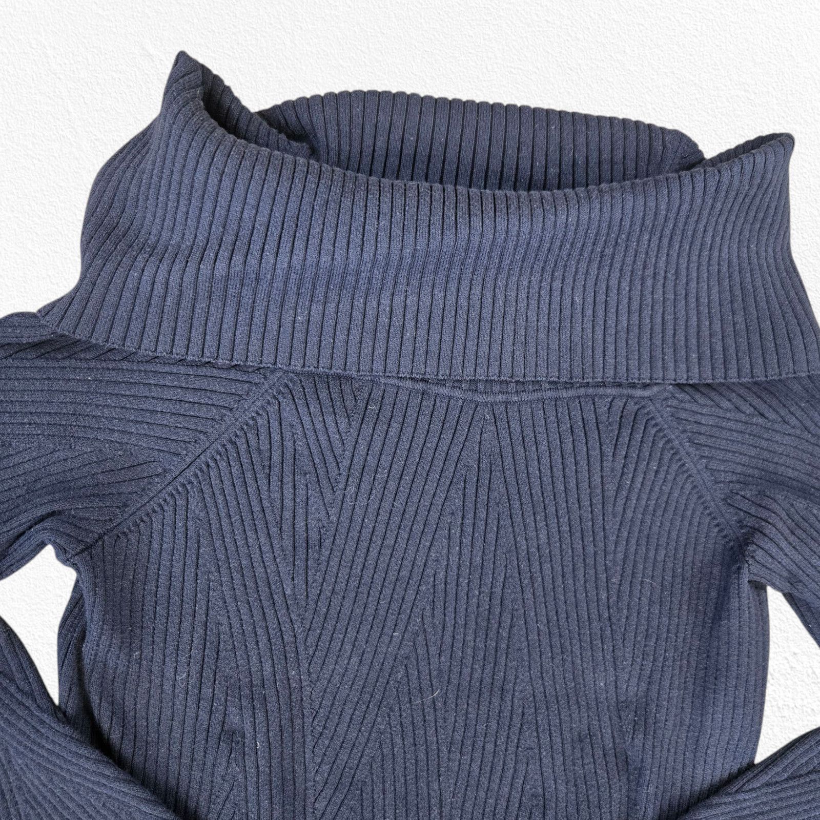 Michael Kors Michael Kors Navy Ribbed Off Shoulder Sweater Size Large Size L / US 10 / IT 46 - 3 Thumbnail