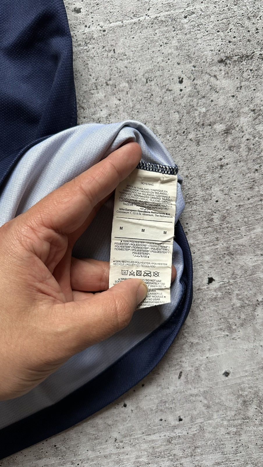 Nike 2019/20 Nike Paris Saint Germain PSG Soccer Jersey Size US M / EU 48-50 / 2 - 12 Thumbnail