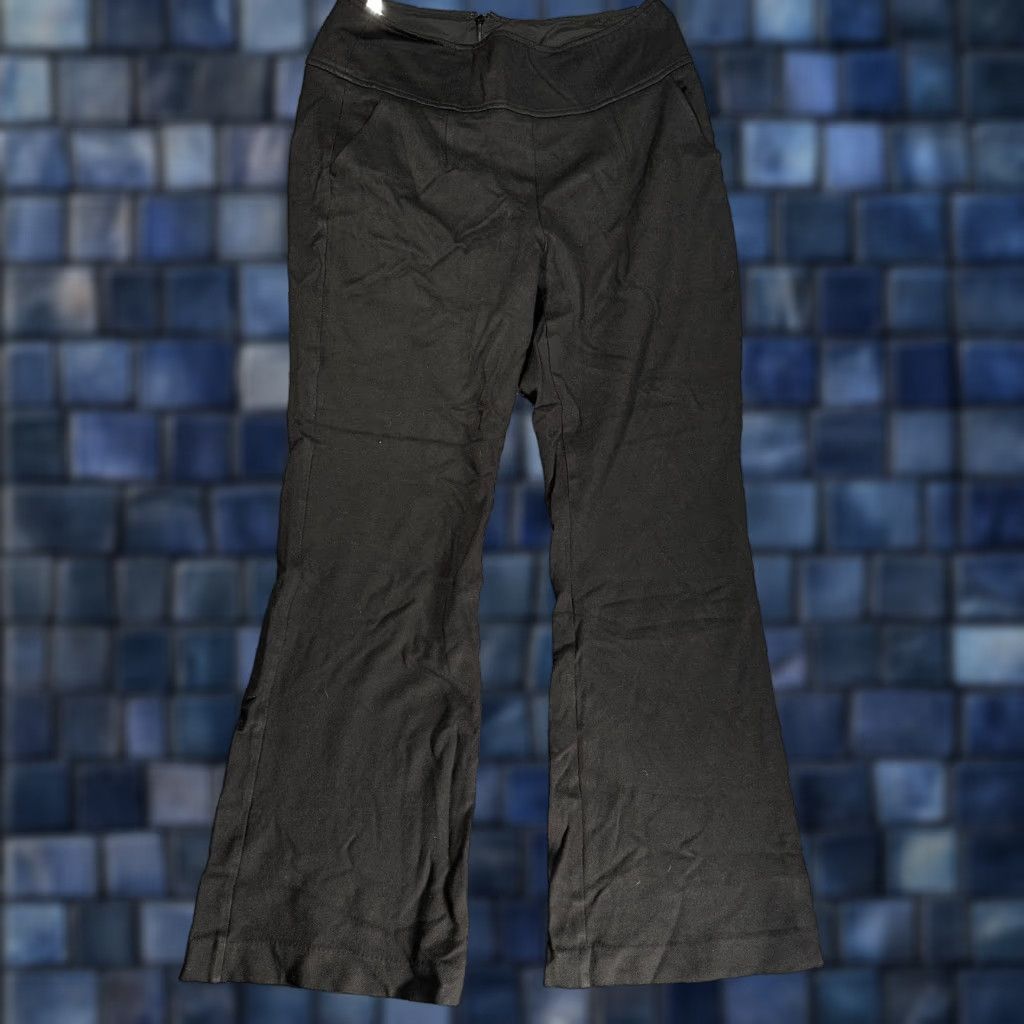 Vintage CAbi Pants Womens 12 Camden Trouser Black Stretch Back Zip Bootcut Jeans Pants Women Regular Slim Modern Equestrian 12 Black Womens Size 34" / US 12 / IT 48 - 1 Thumbnail