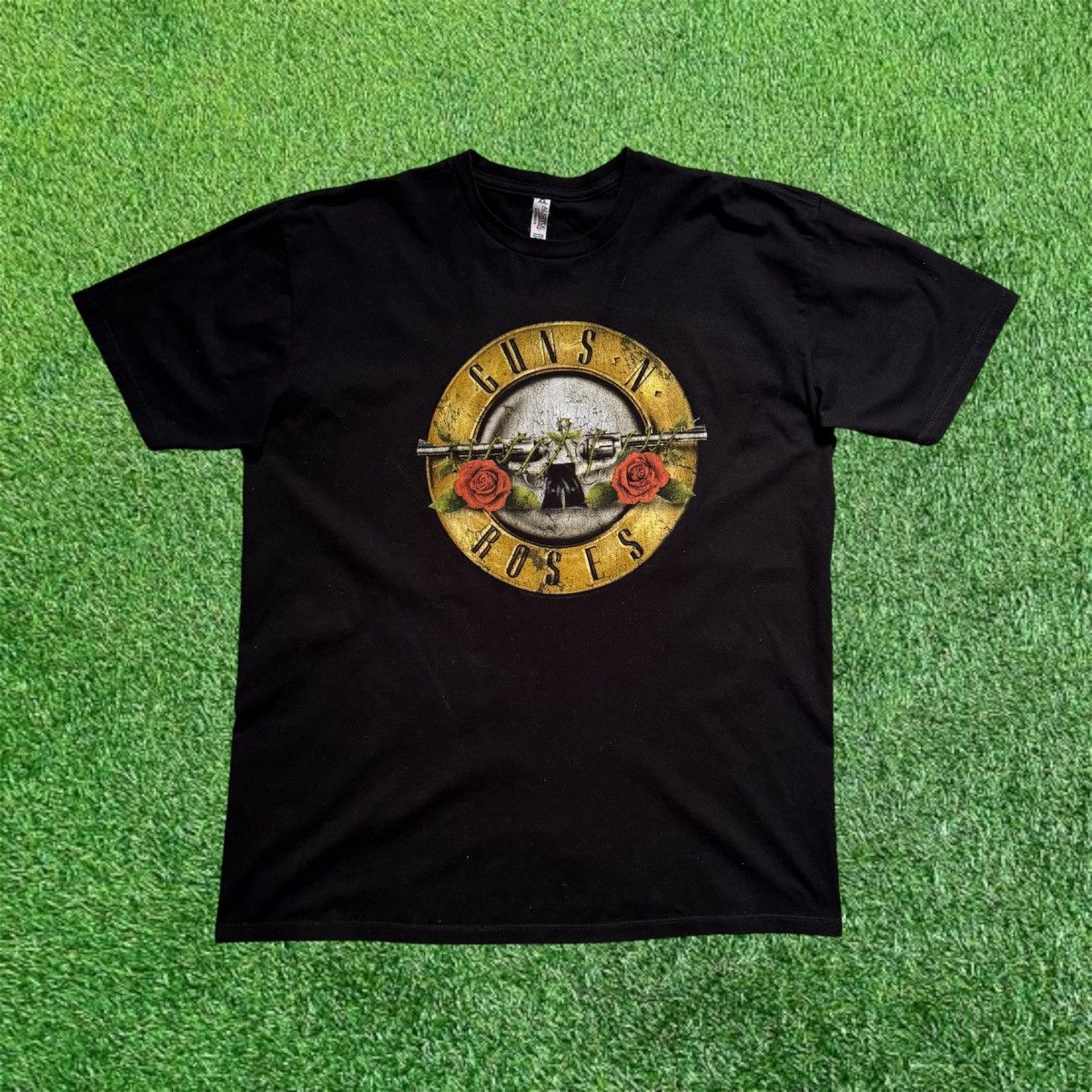 Guns N' Roses Vintage Y2K Guns N Roses Licensed Tee Size US XL / EU 56 / 4 - 1 Thumbnail