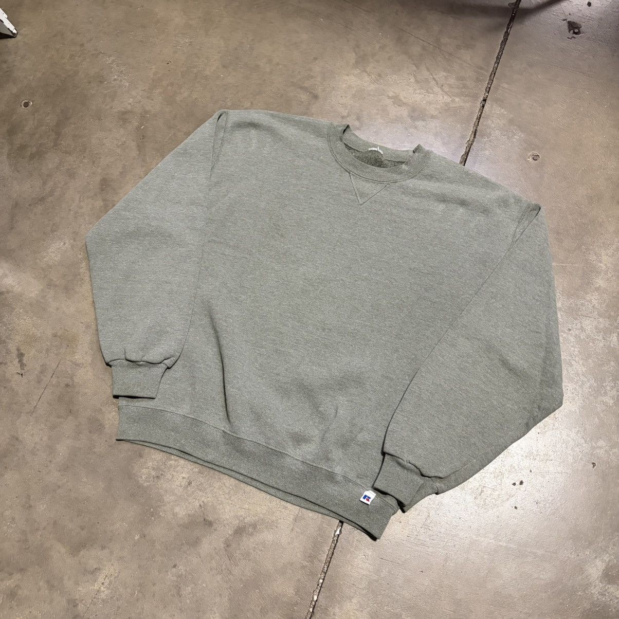 Russell Athletic Vintage Russell Athletic Crewneck Sweatshirt Blank 90s USA Size US L / EU 52-54 / 3 - 2 Thumbnail