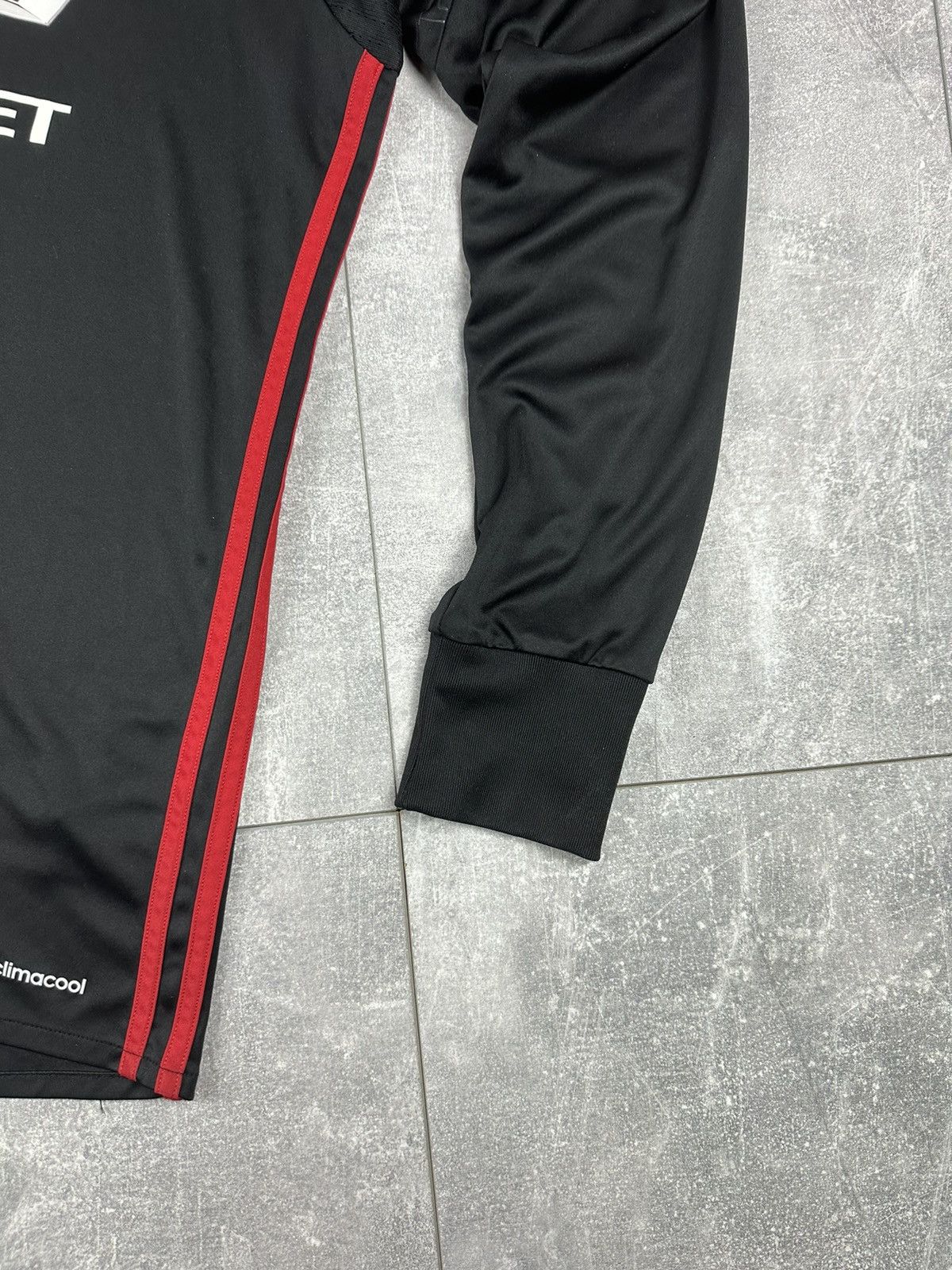 Adidas Adidas Manchester United Goalkeeper 2016/17 Home Jersey Size US M / EU 48-50 / 2 - 4 Thumbnail