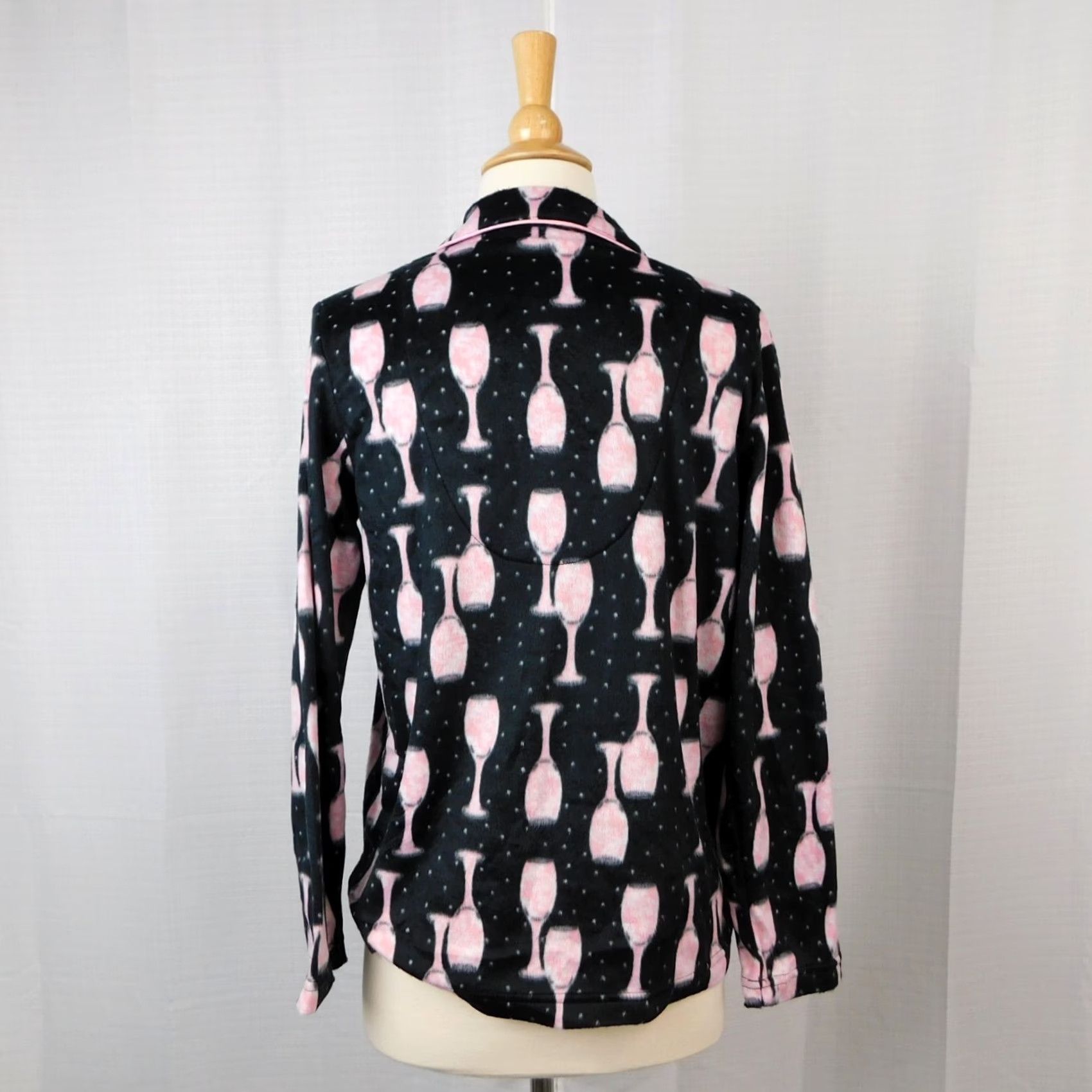 Charter Club Charter Club Pajama Top Shirt XS Pink Black Fleece Notch-Collar Geometric Long Sleeve Womens Sleepwear 100% Polyester Regular Size Xs Size XS / US 0-2 / IT 36-38 - 4 Thumbnail