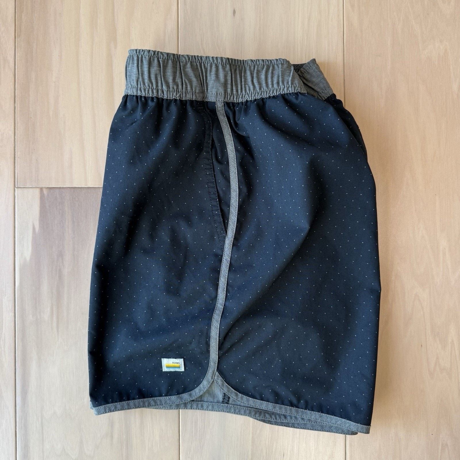 Vuori Vuori Banks Shorts Medium Black 5" Lightweight Workout Size US 29 - 2 Thumbnail