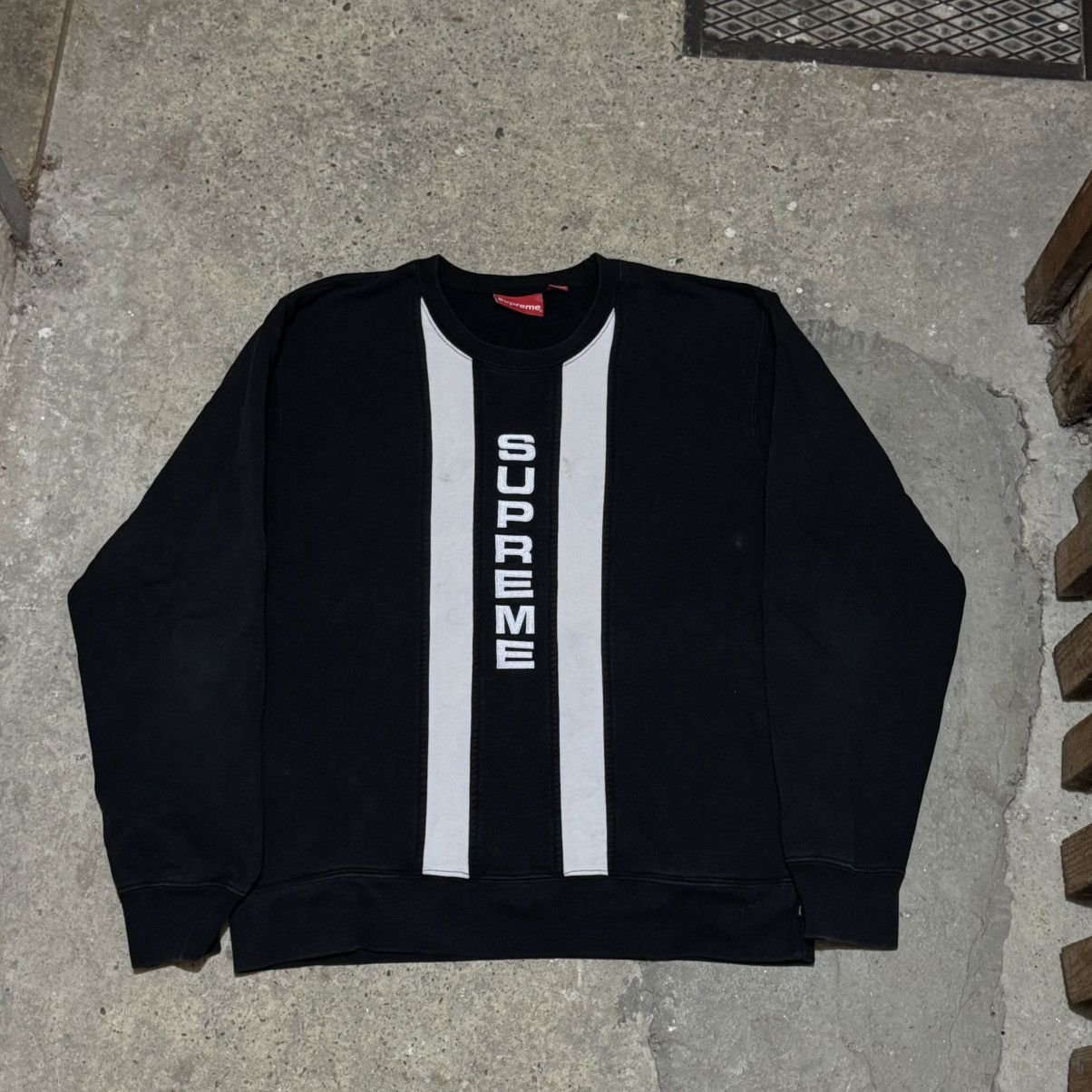 Supreme Vertical logo sweatshirt