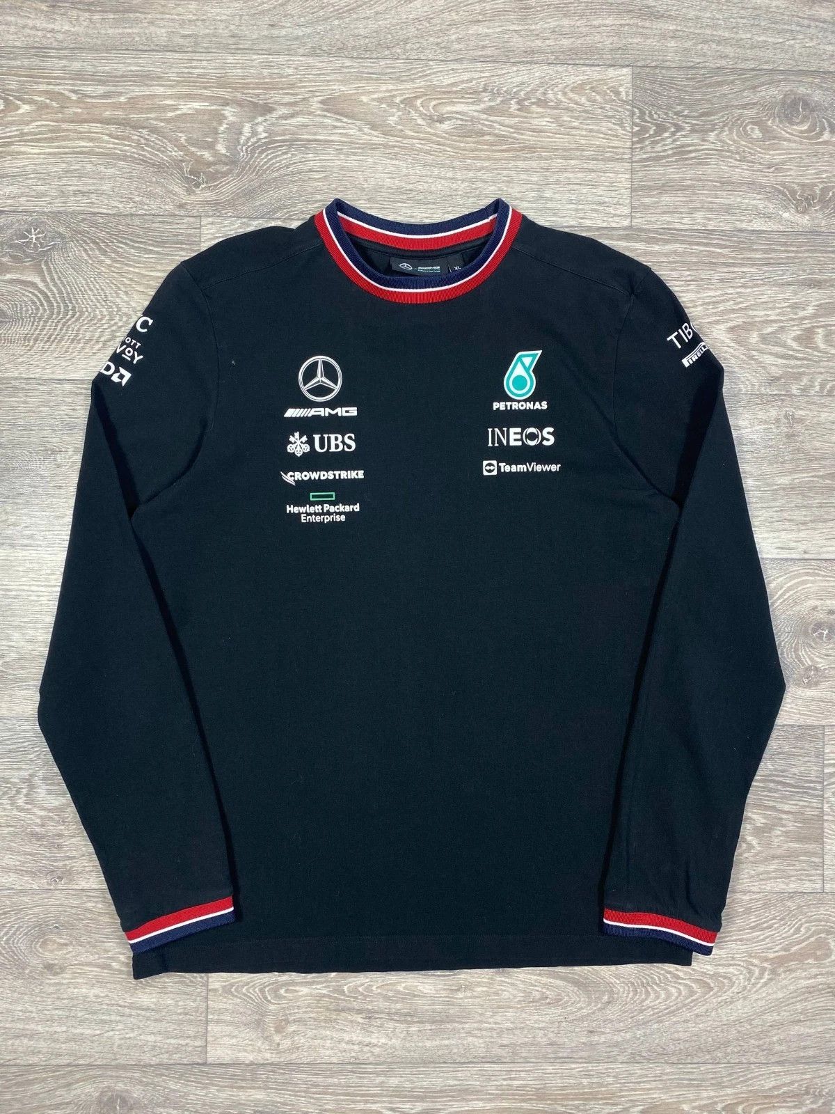 Mercedes-Benz Mercedes AMG Petronas F1 Team Mens Long Sleeve Driver Tee Size US XL / EU 56 / 4 - 1 Thumbnail