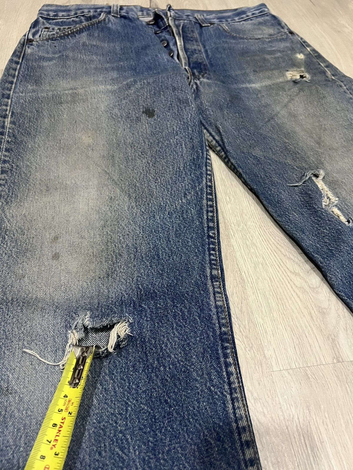 Levi's × Vintage Jeans 90’s Levi’s 501 Vintage Distressed Size US 33 - 10 Thumbnail