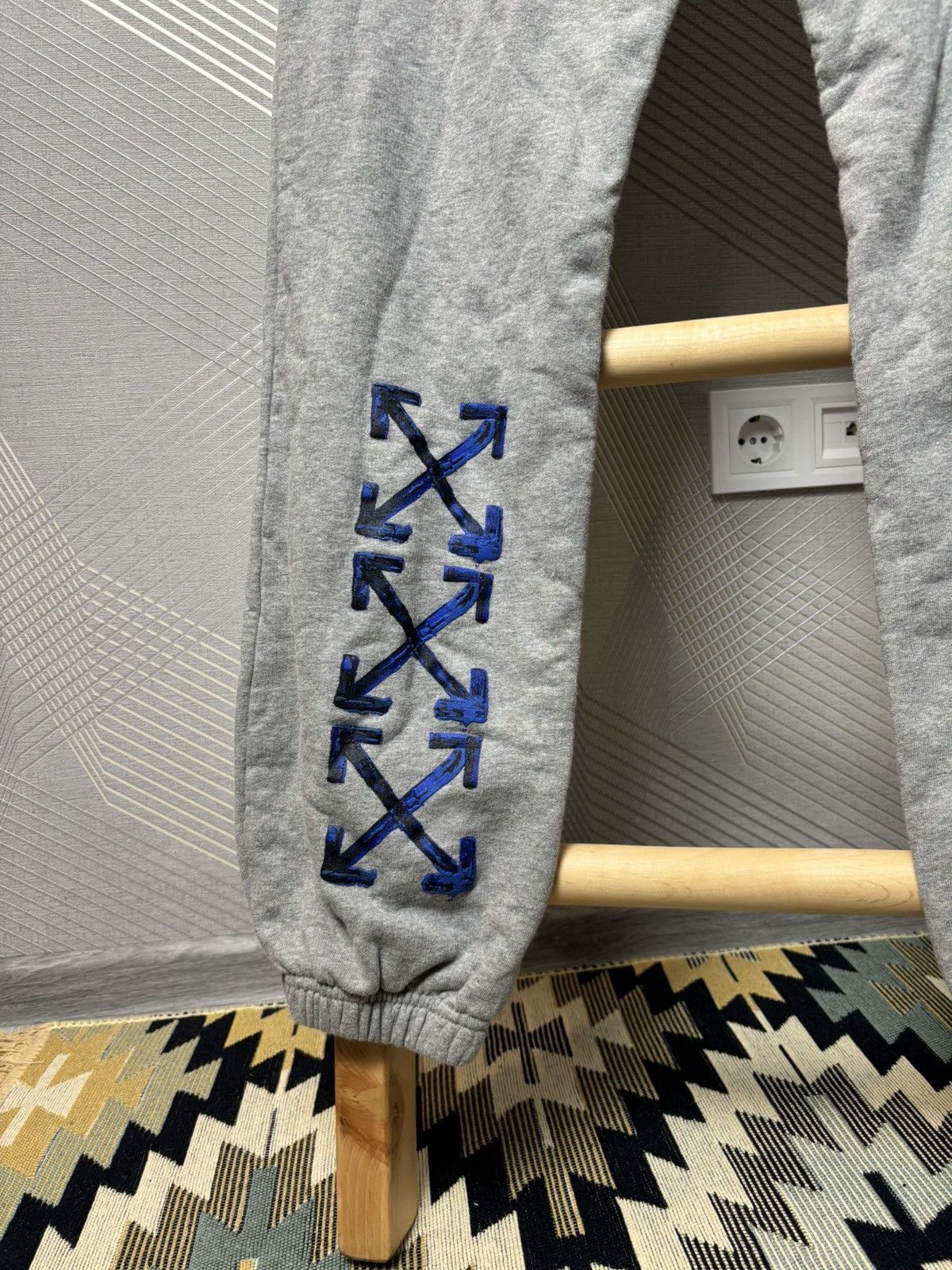 Off-White New OFF-White 3D Acrylic Arrows sweatpants XS size Size US 29 - 3 Thumbnail